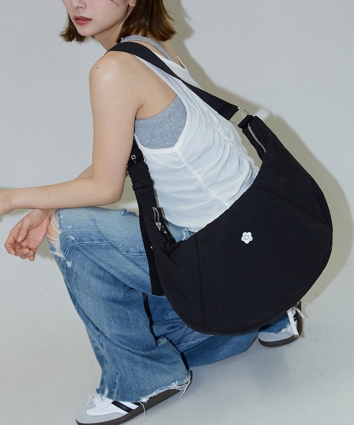 【フリークスストア/FREAK'S STORE】のワンポイント刺繍 ナイロン ショルダーバッグ 限定展開 25AW26SS インテリア・キッズ・メンズ・レディースファッション・服の通販 founy(ファニー) ファッション Fashion レディースファッション Fashion for Women 軽量 Lightweight, Ultra Light ショルダー Shoulder, Shoulder Strap シンプル Simple, Minimal スペシャル Special, Limited Edition デニム Denim, Jeans Material フラワー Flower, Floral ポケット Pocket, Pocket Detail ミニスカート Mini Skirt, Short Skirt モチーフ Motif, Design Theme 無地 Plain, Solid Color リアル Real, Realistic ワンポイント One Point, Statement Accent S/S・春夏 SS, Spring/Summer, Warm Season おすすめ Recommended / Our Picks 夏 Summer 2025年 2025 2025春夏・S/S Spring/Summer 2025 SS25 2025-2026秋冬・A/W Autumn/Winter 2025–26 AW25–26 2026年 2026 ブラック|ID: prp329100004493994 ipo3291000000036068922