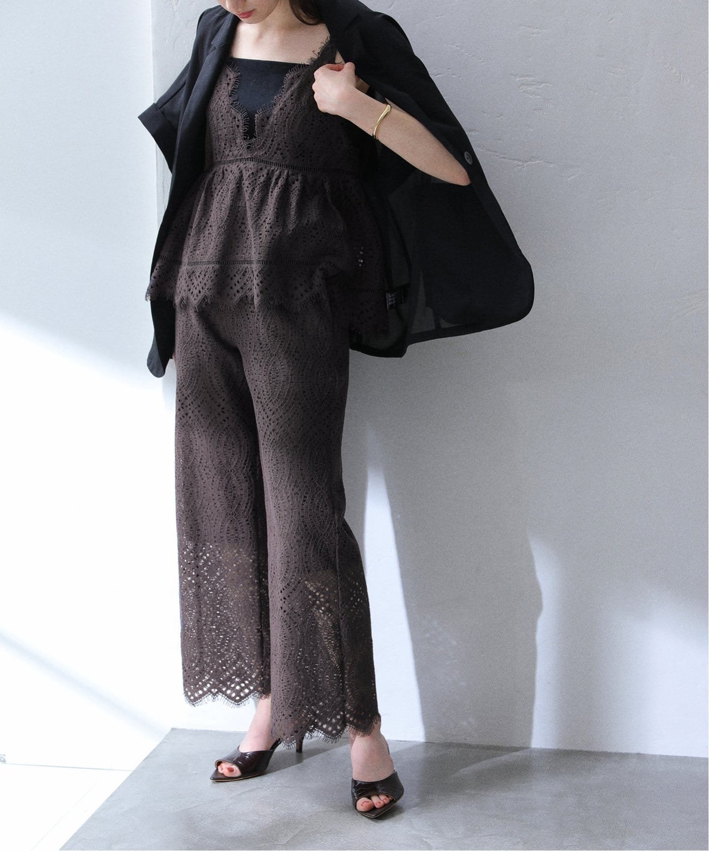 【ラ トータリテ/La TOTALITE】の【洗える】ウォッシャブルレースパンツ インテリア・キッズ・メンズ・レディースファッション・服の通販 founy(ファニー) 　ファッション　Fashion　レディースファッション　Ladies' Fashion Online　パンツ　Pants　2025年　2025　2025春夏・S/S　Ss,Spring/Summer,2025　おすすめ　Recommend　サンダル　Sandals　ジャケット　Jacket　フェミニン　Feminine　フラット　Flat　レース　Race　ワイド　Wide　洗える　Washable　ブラウン|ID: prp329100004494138 ipo3291000000032683364