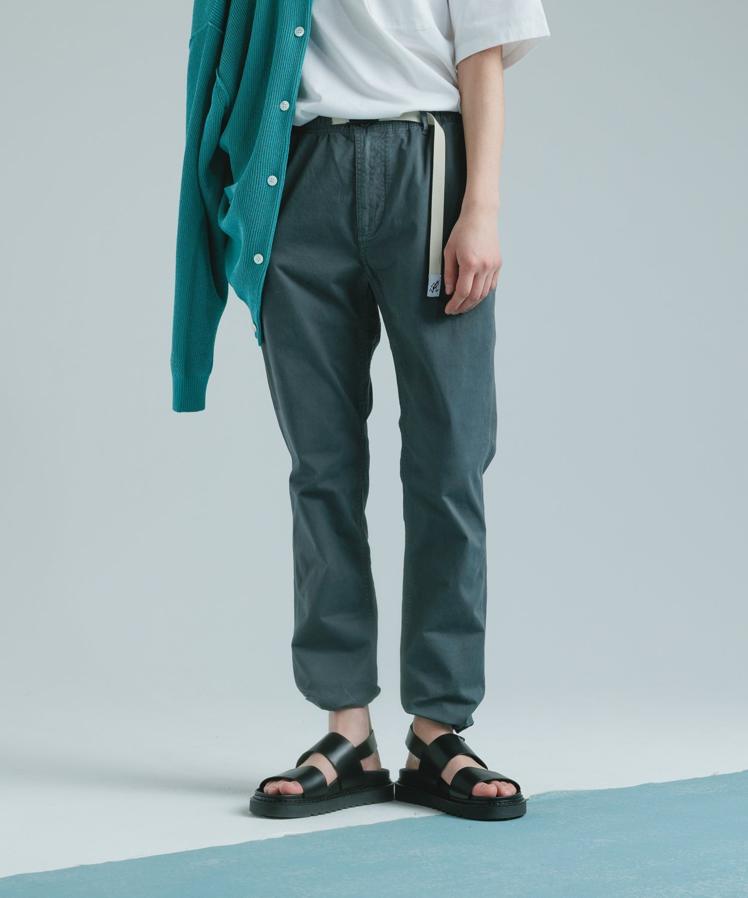 【アダムエロペ /ADAM ET ROPE' / MEN】の【別注】《WEB限定 GRAMICCI / グラミチ》NN PANTS / GARMENT DYE TIGHT FIT インテリア・キッズ・メンズ・レディースファッション・服の通販 founy(ファニー) 　ファッション　Fashion　メンズファッション　MEN　ボトムス　Bottoms/Men　アウトドア　Outdoor　カリフォルニア　California　スウェット　Sweat　ストレッチ　Stretch　トレンド　Trend　定番　Standard　人気　Popularity　パーカー　Hoodie　ブルゾン　Blouson　ポケット　Pocket　別注　Special Order　おすすめ　Recommend　2024年　2024　2024春夏・S/S　Ss,Spring/Summer,2024　チャコール(06)|ID: prp329100004494612 ipo3291000000031698191