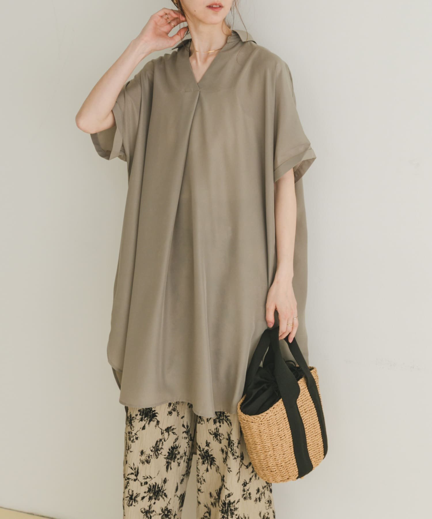【アイテムズアーバンリサーチ/ITEMS URBAN RESEARCH】のスキッパーフレンチチュニック インテリア・キッズ・メンズ・レディースファッション・服の通販 founy(ファニー) 　ファッション　Fashion　レディースファッション　Fashion for Women　トップス・カットソー　Cut & Sew Tops　2025年　2025　2025春夏・S/S　Spring/Summer 2025 SS25　お家時間・ステイホーム　Stay Home / At Home　シンプル　Simple, Minimal　スキッパー　Skipper, Open Collar　スリーブ　Sleeve, Long Sleeve / Short Sleeve　チュニック　Tunic, Long Top　フレンチ　French, French Style　リラックス　Relax, Relaxed Fit　夏　Summer　S/S・春夏　SS, Spring/Summer, Warm Season　KHK|ID: prp329100004496570 ipo3291000000033634454