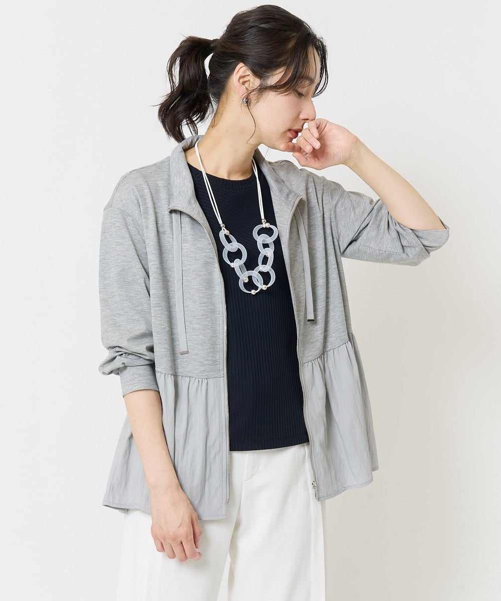 【ジョルジュ レッシュ/GEORGES RECH】のペプラムポンチ8分袖羽織 インテリア・キッズ・メンズ・レディースファッション・服の通販 founy(ファニー) 　ファッション　Fashion　レディースファッション　WOMEN　トップス・カットソー　Tops/Tshirt　なめらか　Smooth　アイレット　Eyelet　ギャザー　Gather　シンプル　Simple　スタンド　Stand　ストレッチ　Stretch　タフタ　Taffeta　トレンド　Trend　ペプラム　Peplum　エレガント 上品　Elegant　人気　Popularity　羽織　Haori　ライトグレー|ID: prp329100004497429 ipo3291000000031727346