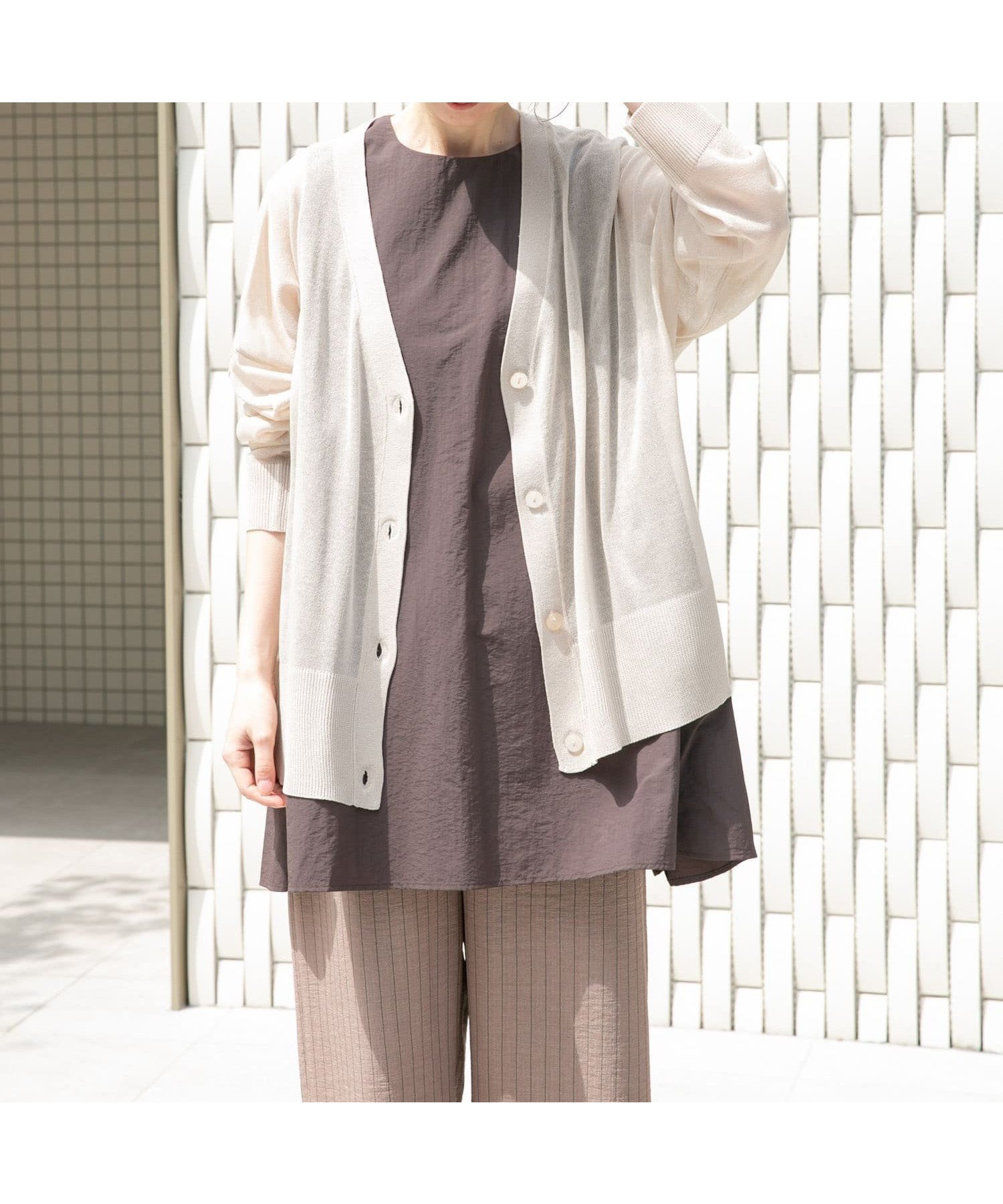 【その他のブランド/Other】のシアーVネックニットカーディガン インテリア・キッズ・メンズ・レディースファッション・服の通販 founy(ファニー) 　ファッション　Fashion　レディースファッション　WOMEN　トップス・カットソー　Tops/Tshirt　ニット　Knit Tops　カーディガン　Cardigans　Vネック　V-Neck　2025年　2025　2025春夏・S/S　Ss,Spring/Summer,2025　コンパクト　Compact　シアー　Sheer　エレガント 上品　Elegant　夏　Summer　S/S・春夏　Ss・Spring/Summer　GREGE|ID: prp329100004498265 ipo3291000000031973162