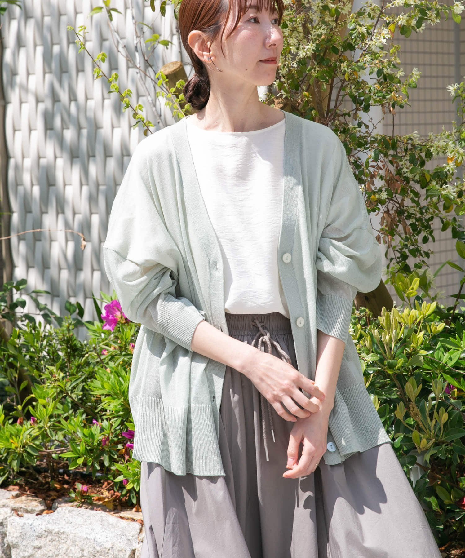 【その他のブランド/Other】のシアーVネックニットカーディガン インテリア・キッズ・メンズ・レディースファッション・服の通販 founy(ファニー) 　ファッション　Fashion　レディースファッション　WOMEN　トップス・カットソー　Tops/Tshirt　ニット　Knit Tops　カーディガン　Cardigans　Vネック　V-Neck　2025年　2025　2025春夏・S/S　Ss,Spring/Summer,2025　コンパクト　Compact　シアー　Sheer　エレガント 上品　Elegant　夏　Summer　S/S・春夏　Ss・Spring/Summer　MNT|ID: prp329100004498265 ipo3291000000031973164