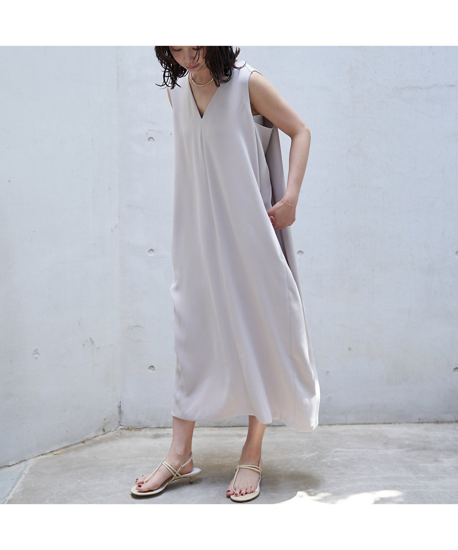 【ルージュヴィフラクレ/Rouge vif la cle】のVネックコクーンワンピース インテリア・キッズ・メンズ・レディースファッション・服の通販 founy(ファニー) 　ファッション　Fashion　レディースファッション　Fashion for Women　ワンピース　Dresses　コクーン　Cocoon, Cocoon Silhouette　ドレス　Dress, One-Piece　ノースリーブ　Sleeveless, No-Sleeve　リゾート　Resort, Vacation Style　リラックス　Relax, Relaxed Fit　ベージュ|ID: prp329100004498324 ipo3291000000033828578