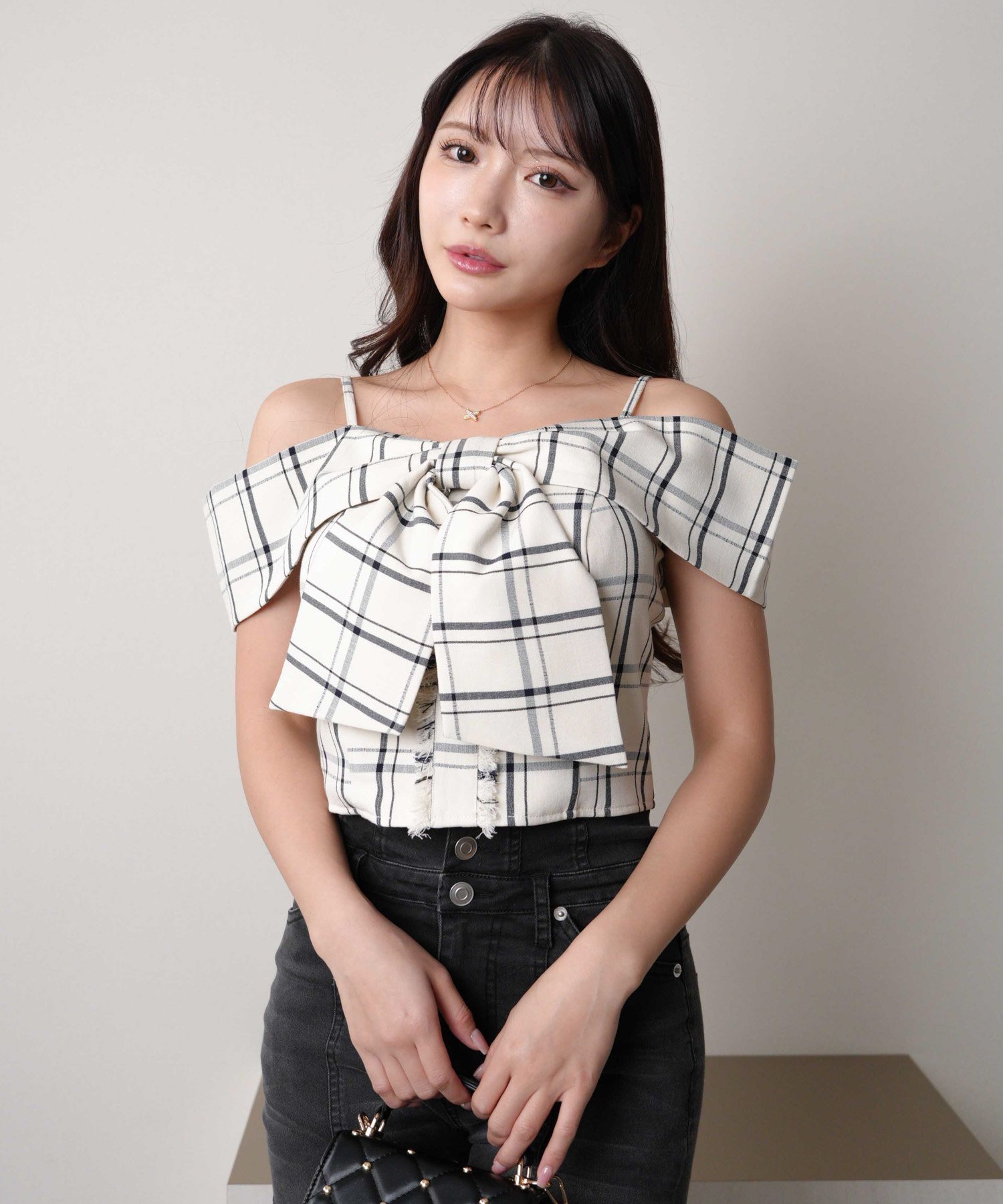 【リップサービス/LIP SERVICE】のLIP SERVICE/ツイードリボンオフショルトップス インテリア・キッズ・メンズ・レディースファッション・服の通販 founy(ファニー) 　ファッション　Fashion　レディースファッション　Ladies' Fashion Online　トップス・カットソー　Tops/Tshirt　オフショル　Off Shoulder　ガーリー　Girly　シャーリング　Shirring　スプリング　Spring　ダウン　Down　チェック　Check　デニム　Denim　フェミニン　Feminine　フリンジ　Fringe　プリーツ　Pleats　ボトム　Bottom　マーメイド　Mermaid　ミックス　Mix　リボン　Ribbon　ワイド　Wide　おすすめ　Recommend　ミックス1|ID: prp329100004498402 ipo3291000000032628017