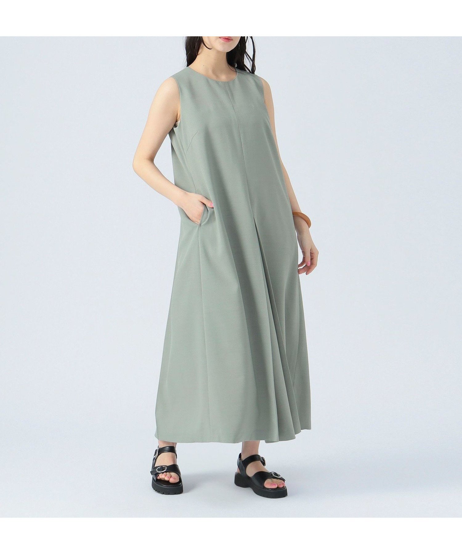 【ビームス ハート/BEAMS HEART】のノースリーブ バックタック ワンピース 25SS インテリア・キッズ・メンズ・レディースファッション・服の通販 founy(ファニー) 　ファッション　Fashion　レディースファッション　Fashion for Women　ワンピース　Dresses　ギャザー　Gathered, Ruffled　ギンガム　Gingham, Gingham Fabric　ジャケット　Jacket, Outerwear　スタイリッシュ　Stylish, Fashionable　スリーブ　Sleeve, Long Sleeve / Short Sleeve　ノースリーブ　Sleeveless, No-Sleeve　人気　Popular, Best Seller　ハイネック　High Neck, Mock Neck　ビッグ　Big, Oversized　フレア　Flare, Flared　フレンチ　French, French Style　フロント　Front, Front Design　プリーツ　Pleats, Pleated　レース　Lace, Lace Fabric　おすすめ　Recommended / Our Picks　夏　Summer　エレガント 上品　Elegant　2025年　2025　2025春夏・S/S　Spring/Summer 2025 SS25　LIGHT?OLIVE|ID: prp329100004498451 ipo3291000000032708958