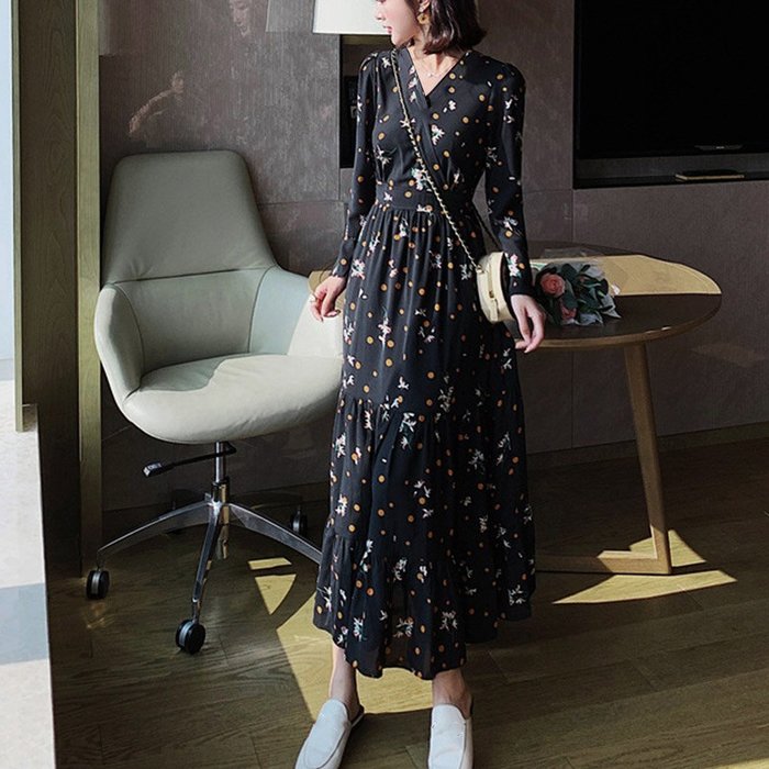 【ミニミニストア/miniministore】のティアードワンピース 長袖 ロングワンピ インテリア・キッズ・メンズ・レディースファッション・服の通販 founy(ファニー) https://founy.com/ ファッション Fashion レディースファッション WOMEN ワンピース Dress シフォン Chiffon ティアードワンピース Tiered Dress フラワー Flower フレア Flare ロング Long 夏 Summer 長袖 Long Sleeve |ID: prp329100004499958 ipo3291000000031748699