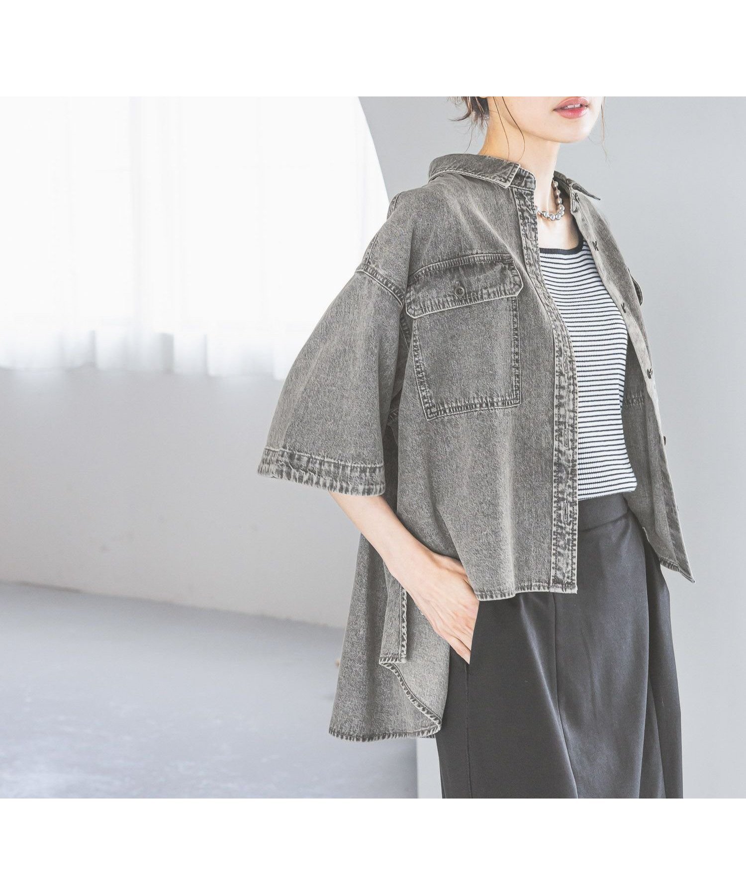 【グローバルワーク/GLOBAL WORK】のGOODデニムシャツ半袖/288639 インテリア・キッズ・メンズ・レディースファッション・服の通販 founy(ファニー) 　ファッション　Fashion　レディースファッション　Fashion for Women　トップス・カットソー　Cut & Sew Tops　シャツ・ブラウス・オフィスカジュアル　Elegant Blouses & Button-Ups　デニム　Denim, Jeans Material　フェミニン　Feminine, Girly　フレア　Flare, Flared　ポケット　Pocket, Pocket Detail　ヨーク　Yoke, Yoke Design　ワイド　Wide, Wide Fit　半袖　Short Sleeve, Half Sleeve　ライトグレー15|ID: prp329100004500037 ipo3291000000033209099