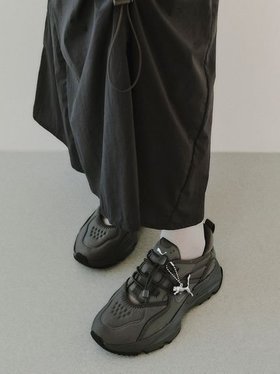 【エミ/emmi】の【emmi×PUMA】ORKID SANDAL 人気、トレンドファッション・服の通販 founy(ファニー) ファッション Fashion レディースファッション WOMEN オーガニック Organic クッション Cushion シャイニー Shiny シルバー Silver チャーム Charm トレンド Trend モチーフ Motif ランニング Running 人気 Popularity 別注 Special Order 厚底 Platforms |ID:prp329100004500122