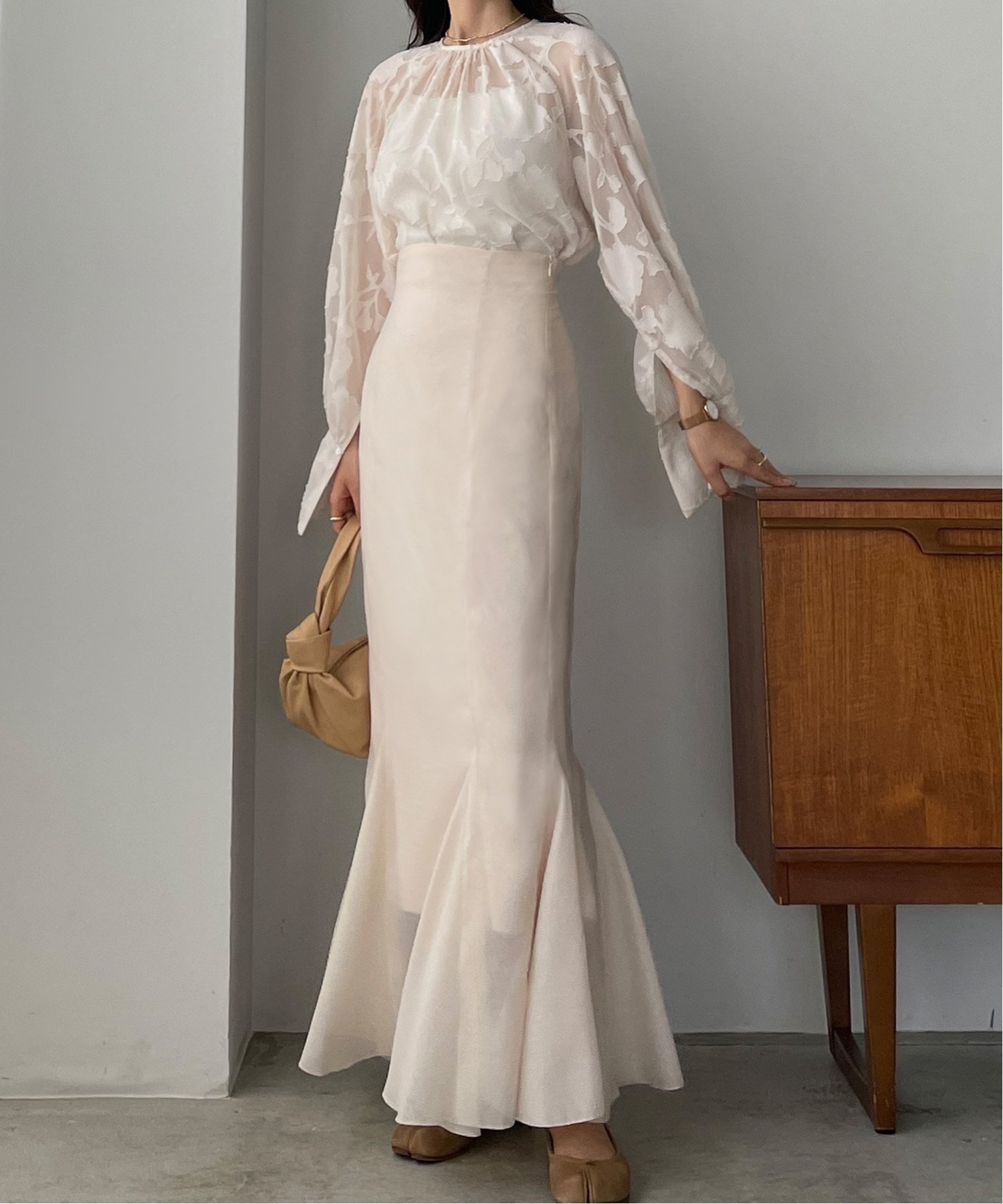 【ジュノア/JUNOAH】のLouere シアーマーメイドスカート インテリア・キッズ・メンズ・レディースファッション・服の通販 founy(ファニー) 　ファッション　Fashion　レディースファッション　WOMEN　スカート　Skirt　アイボリー|ID: prp329100004502707 ipo3291000000031966966