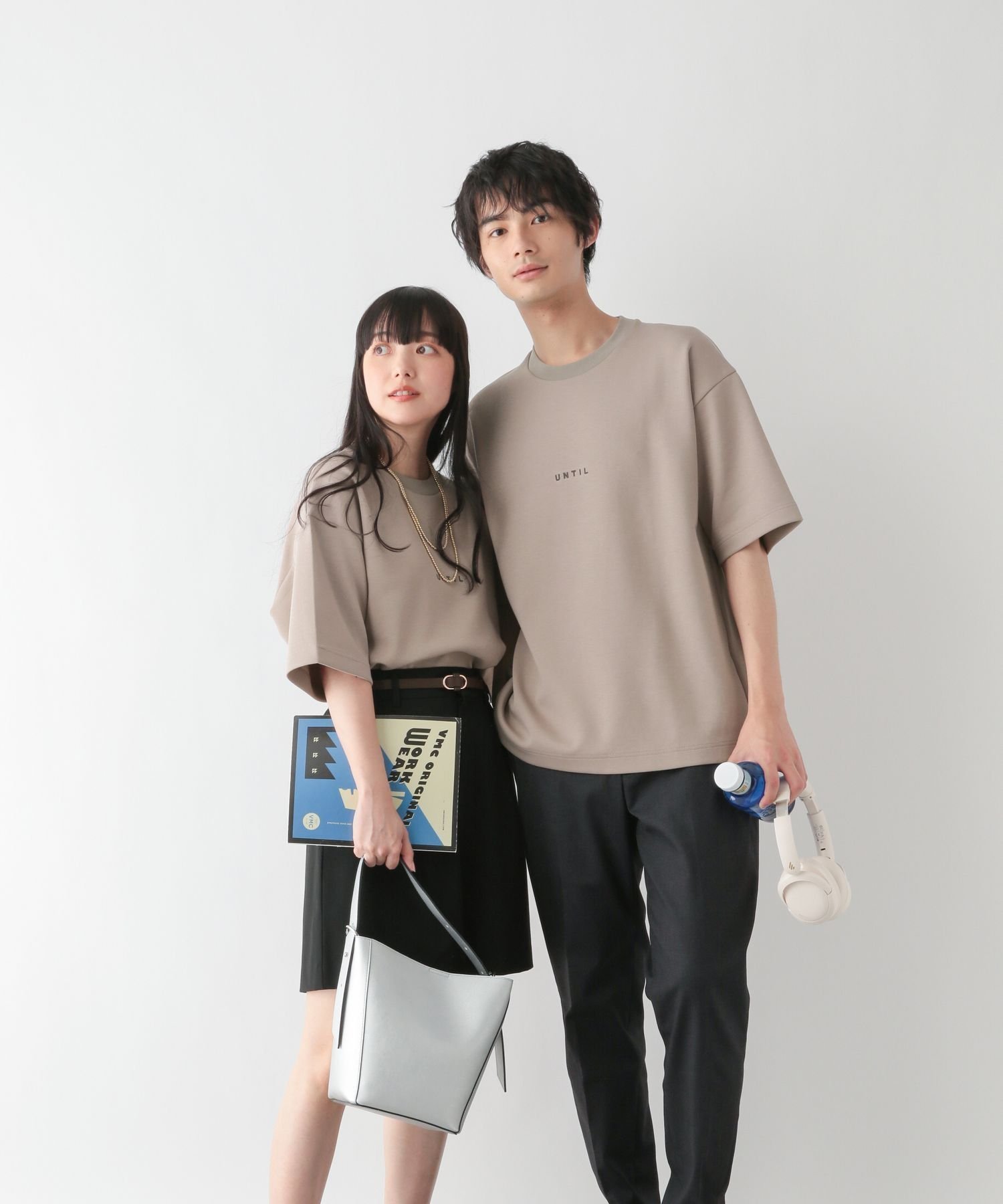 【グローバルワーク/GLOBAL WORK】のライトクッションクール/ロゴ/半袖/288075 インテリア・キッズ・メンズ・レディースファッション・服の通販 founy(ファニー) 　ファッション　Fashion　レディースファッション　WOMEN　トップス・カットソー　Tops/Tshirt　おすすめ　Recommend　クッション　Cushion　グラフィック　Graphic　トレンド　Trend　フォルム　Form　リラックス　Relax　エレガント 上品　Elegant　人気　Popularity　半袖　Short Sleeve　夏　Summer　春　Spring　S/S・春夏　Ss・Spring/Summer　グレージュ×ミニ短ロゴ50|ID: prp329100004502893 ipo3291000000031947141