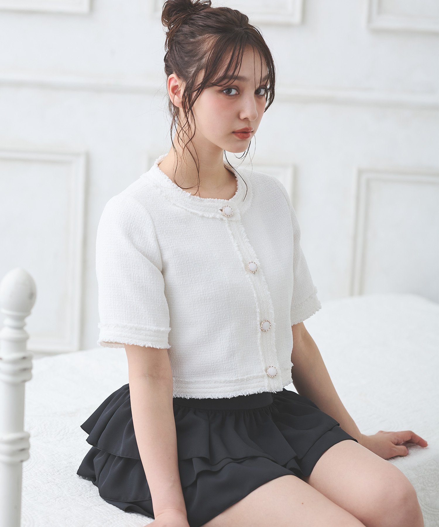 【イング/INGNI】のツイードフリンジ半袖ジャケット 人気、トレンドファッション・服の通販 founy(ファニー) 　ファッション　Fashion　レディースファッション　Fashion for Women　アウター　Coat / Outerwear Collection　レディースジャケット・軽アウター　Jackets　春　Spring　ガーリー　Girly, Feminine Style　ショート　Short, Short Length　ジャケット　Jacket, Outerwear　スマホ　Smartphone, Mobile Device　ツイード　Twill, Twill Weave　デニム　Denim, Jeans Material　長袖　Long Sleeve, Full Sleeve　フェミニン　Feminine, Girly　フリンジ　Fringe, Tassel　半袖　Short Sleeve, Half Sleeve　エレガント 上品　Elegant　 other-1|ID: prp329100004503077 ipo3291000000032750014