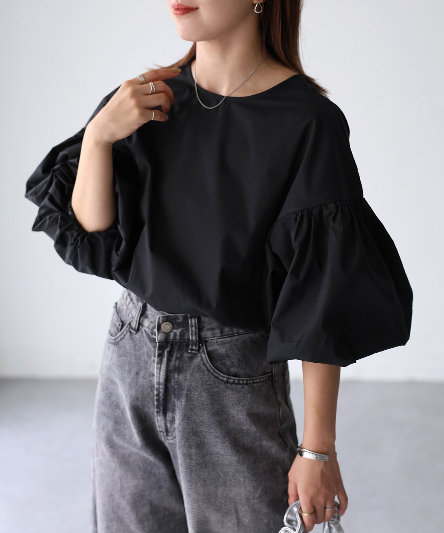 【リベリー/Riberry】のバルーンスリーブ前後2WAYブラウス インテリア・キッズ・メンズ・レディースファッション・服の通販 founy(ファニー) 　ファッション　Fashion　レディースファッション　WOMEN　トップス・カットソー　Tops/Tshirt　シャツ/ブラウス　Shirts/Blouses　おすすめ　Recommend　シンプル　Simple　スラックス　Slacks　スリット　Slit　スリーブ　Sleeve　タイトスカート　Tight Skirt　デニム　Denim　バルーン　Balloon　ビジネス 仕事 通勤　Business　ブラック|ID: prp329100004504902 ipo3291000000032295628