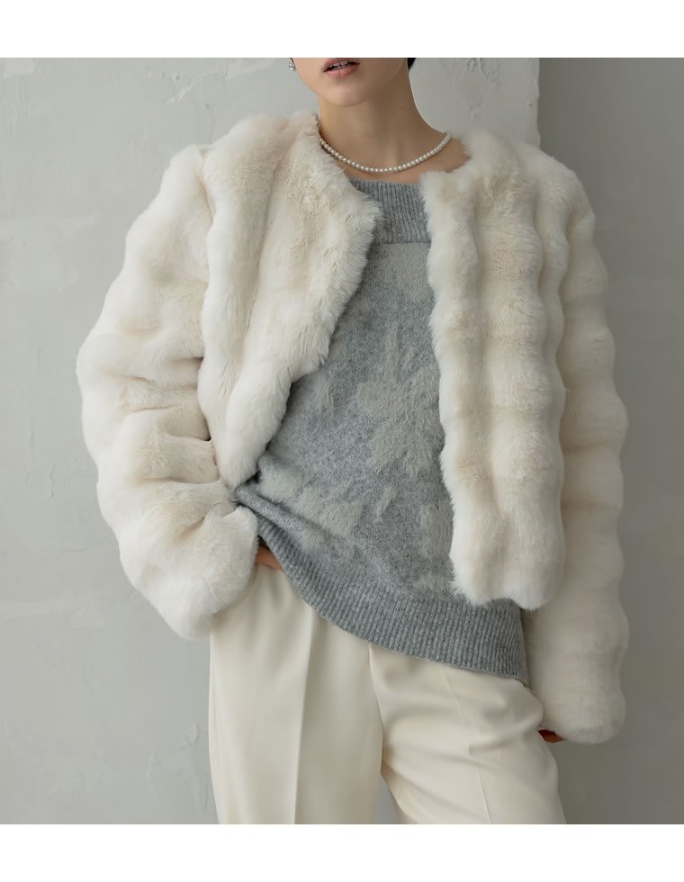 【リエディ/Re:EDIT】のブロックフェイクファーリボン付ショートコート インテリア・キッズ・メンズ・レディースファッション・服の通販 founy(ファニー) 　ファッション　Fashion　レディースファッション　WOMEN　アウター　Coat Outerwear　コート　Coats　おすすめ　Recommend　ウェーブ　Wave　ショート　Short　デニム　Denim　ドレス　Dress　フェイクファー　Faux Fur　フォーマル　Formal　フロント　Front　モチーフ　Motif　リボン　Ribbon　ワイド　Wide　ホワイト|ID: prp329100004505337 ipo3291000000031797757