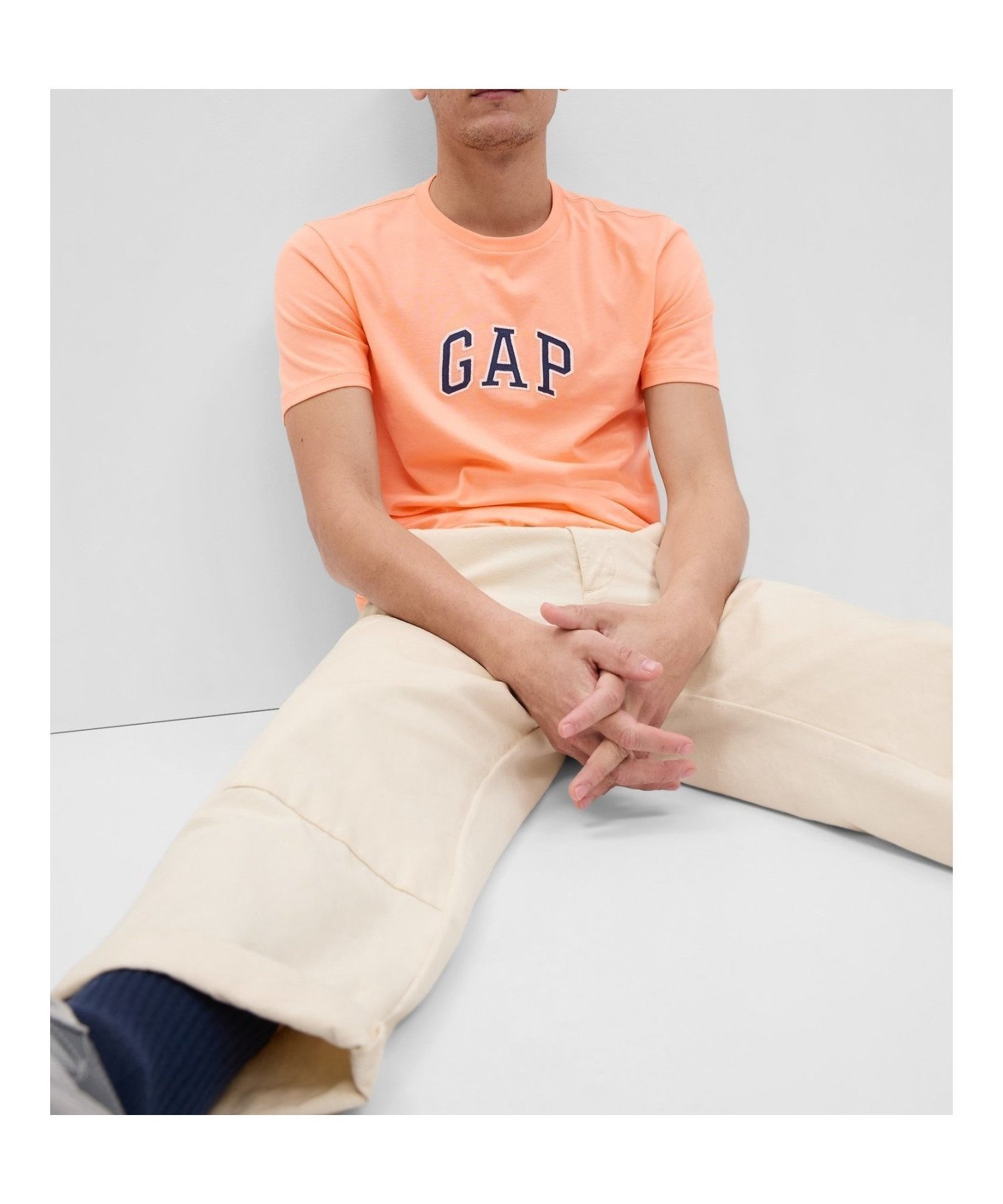 【ギャップ/GAP】のGAPアーチロゴTシャツ(ユニセックス) インテリア・キッズ・メンズ・レディースファッション・服の通販 founy(ファニー) 　ファッション　Fashion　レディースファッション　WOMEN　トップス・カットソー　Tops/Tshirt　シャツ/ブラウス　Shirts/Blouses　ロング / Tシャツ　T-Shirts　プリント　Print　ボトム　Bottom　半袖　Short Sleeve　定番　Standard　CREAMY_ORANGE|ID: prp329100004505868 ipo3291000000032293352
