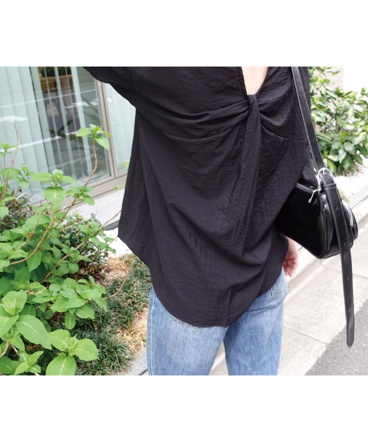 【コーナーズ/CORNERS】のバッククロスデザインシャツ インテリア・キッズ・メンズ・レディースファッション・服の通販 founy(ファニー) 　ファッション　Fashion　レディースファッション　WOMEN　トップス・カットソー　Tops/Tshirt　シャツ/ブラウス　Shirts/Blouses　バッグ　Bag　ブラック|ID: prp329100004507003 ipo3291000000031813698