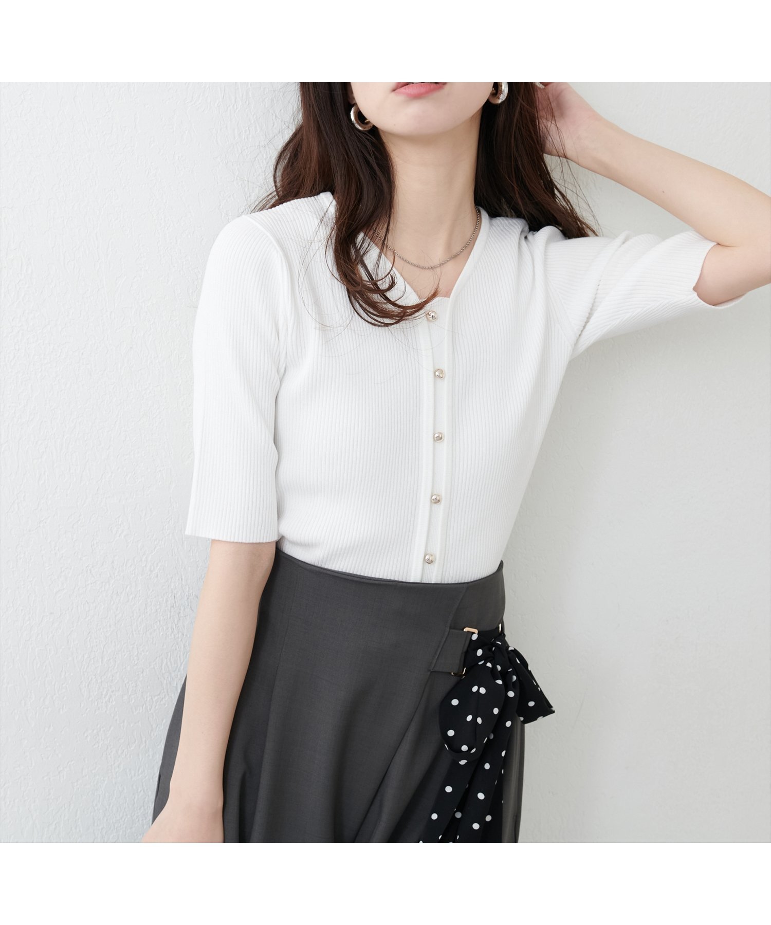 【ナチュラルクチュール/natural couture】の前あきカーデ風ニット インテリア・キッズ・メンズ・レディースファッション・服の通販 founy(ファニー) 　ファッション　Fashion　レディースファッション　WOMEN　トップス・カットソー　Tops/Tshirt　ニット　Knit Tops　2025年　2025　2025春夏・S/S　Ss,Spring/Summer,2025　カーディガン　Cardigan　コンパクト　Compact　シンプル　Simple　スラックス　Slacks　センター　Center　ダウン　Down　デニム　Denim　フレア　Flare　フロント　Front　エレガント 上品　Elegant　オフホワイト|ID: prp329100004508661 ipo3291000000031964593