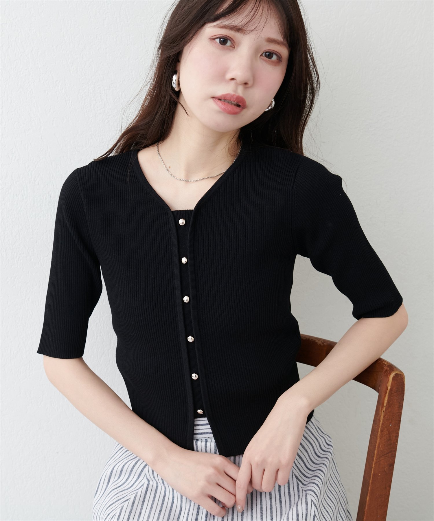 【ナチュラルクチュール/natural couture】の前あきカーデ風ニット インテリア・キッズ・メンズ・レディースファッション・服の通販 founy(ファニー) 　ファッション　Fashion　レディースファッション　WOMEN　トップス・カットソー　Tops/Tshirt　ニット　Knit Tops　2025年　2025　2025春夏・S/S　Ss,Spring/Summer,2025　カーディガン　Cardigan　コンパクト　Compact　シンプル　Simple　スラックス　Slacks　センター　Center　ダウン　Down　デニム　Denim　フレア　Flare　フロント　Front　エレガント 上品　Elegant　ブラック|ID: prp329100004508661 ipo3291000000031964596