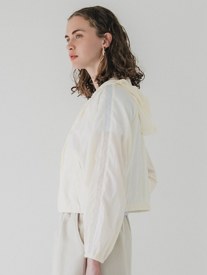 【コカ/COCA】のナイロンクロップドアウター インテリア・キッズ・メンズ・レディースファッション・服の通販 founy(ファニー) https://founy.com/ ファッション Fashion レディースファッション WOMEN アウター Coat Outerwear おすすめ Recommend シンプル Simple スタイリッシュ Stylish セットアップ Set Up ドローストリング Drawstring ポケット Pocket リラックス Relax ワイド Wide 夏 Summer 春 Spring S/S・春夏 Ss・Spring/Summer |ID: prp329100004508991 ipo3291000000031832635
