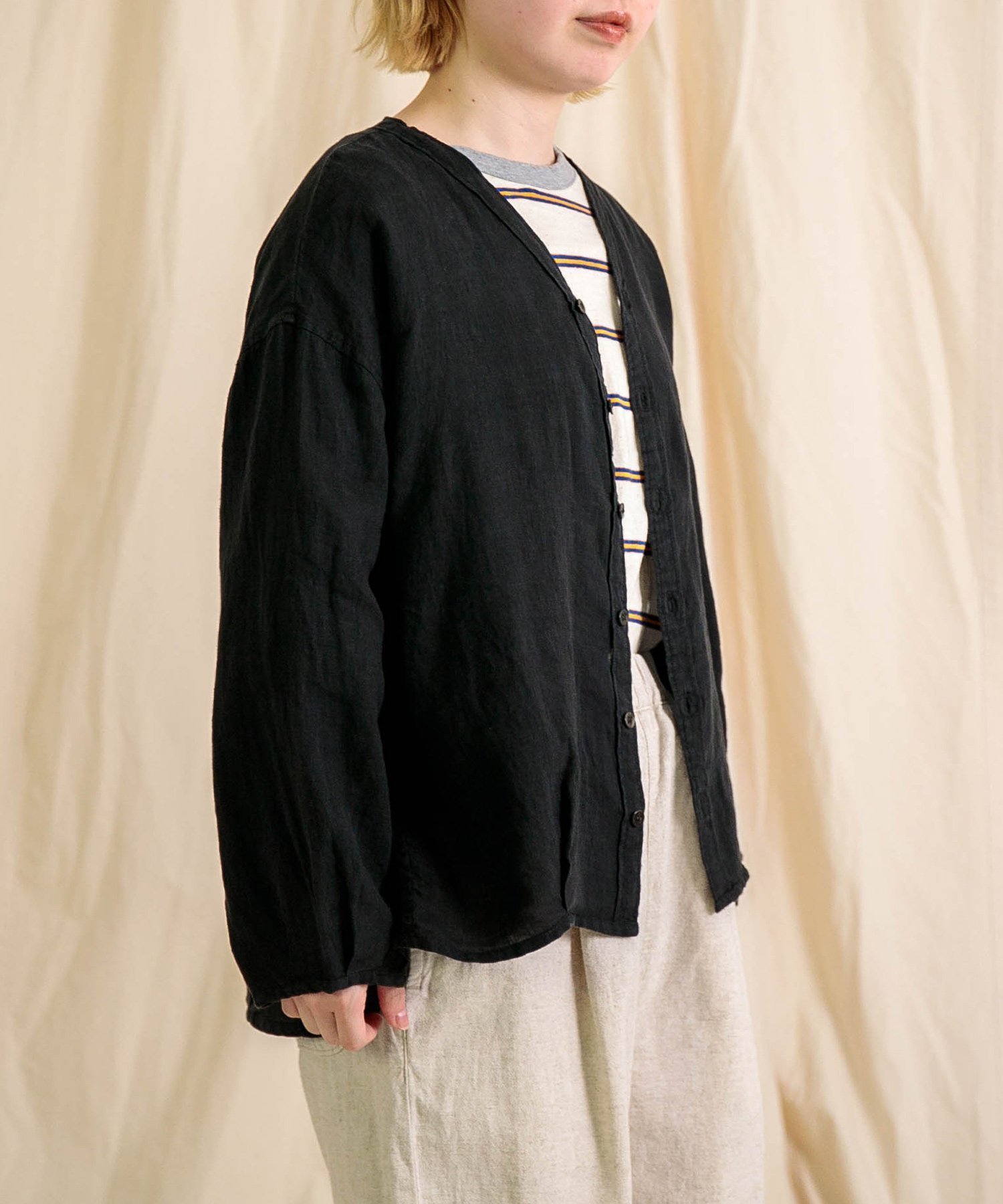 【ドミンゴ/DOMINGO】のリネンキャンバス カルディガンシャツ インテリア・キッズ・メンズ・レディースファッション・服の通販 founy(ファニー) 　ファッション　Fashion　レディースファッション　Ladies' Fashion Online　トップス・カットソー　Tops/Tshirt　シャツ/ブラウス　Shirts/Blouses　カーディガン　Cardigan　キャンバス　Canvas　タートルネック　Turtleneck　バランス　Balance　ファブリック　Fabric　リネン　Linen　夏　Summer　ブラック|ID: prp329100004509094 ipo3291000000032691783
