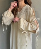 【ジュノア/JUNOAH】の袖スリットリボン付けワンピース ベージュ|ID: prp329100004510238 ipo3291000000031990961