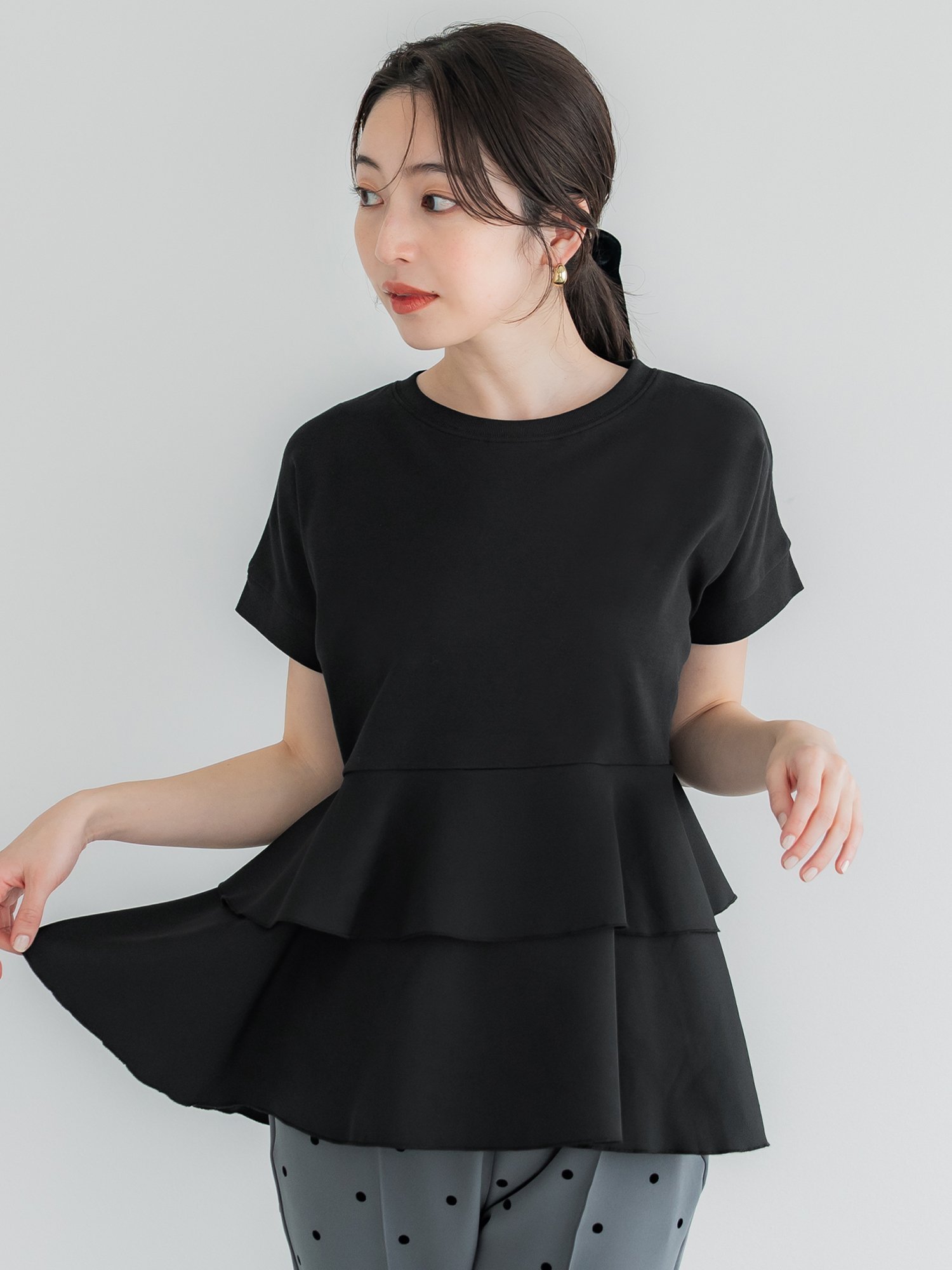 【コカ/COCA】の異素材切り替え2段フリルTシャツ インテリア・キッズ・メンズ・レディースファッション・服の通販 founy(ファニー) 　ファッション　Fashion　レディースファッション　WOMEN　トップス・カットソー　Tops/Tshirt　シャツ/ブラウス　Shirts/Blouses　ロング / Tシャツ　T-Shirts　フリル　Frills　ポケット　Pocket　Black|ID: prp329100004510445 ipo3291000000031956437