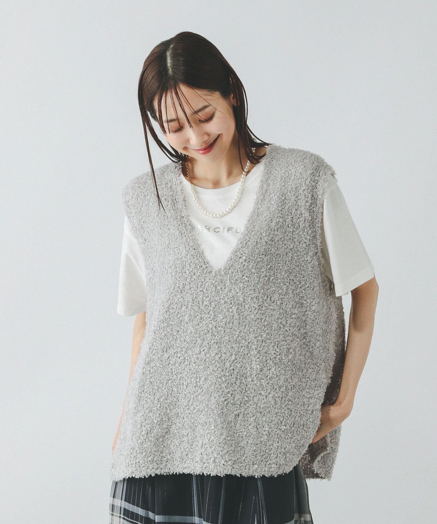 【グローバルワーク/GLOBAL WORK】のフェザータッチベスト/セットTシャツ/ 492319 インテリア・キッズ・メンズ・レディースファッション・服の通販 founy(ファニー) 　ファッション　Fashion　レディースファッション　WOMEN　アウター　Coat Outerwear　トップス・カットソー　Tops/Tshirt　シャツ/ブラウス　Shirts/Blouses　ロング / Tシャツ　T-Shirts　ベスト/ジレ　Gilets/Vests　おすすめ　Recommend　デニム　Denim　トレンド　Trend　プリント　Print　ベスト　Vest　半袖　Short Sleeve　ライトグレーラメ12|ID: prp329100004511921 ipo3291000000031871152
