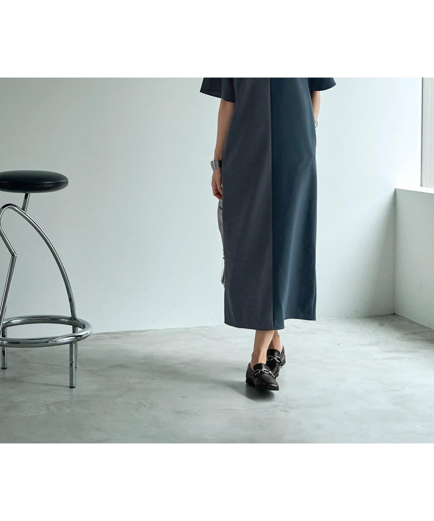 【スタイルデリ/STYLE DELI】のハーフ微配色キーネックワンピース インテリア・キッズ・メンズ・レディースファッション・服の通販 founy(ファニー) 　ファッション　Fashion　レディースファッション　Fashion for Women　ワンピース　Dresses　インナー　Innerwear　秋　Autumn　カーディガン　Cardigan, Knitwear　シューズ　Shoes, Footwear　シルバー　Silver, Metallic Silver　シンプル　Simple, Minimal　ジャケット　Jacket, Outerwear　スニーカー　Sneakers, Trainers　スリット　Slit, Slit Detail　スーツ　Suit, Formalwear　長袖　Long Sleeve, Full Sleeve　ハーフ　Half, Half-Length　バランス　Balance, Style Balance　ブルゾン　Blouson, Bomber Jacket　ポケット　Pocket, Pocket Detail　ミックス　Mix, Mixed Style　ループ　Loop, Loop Knit　ロング　Long, Long-Length　冬　Winter / This Winter　夏　Summer　グレーミックス|ID: prp329100004512631 ipo3291000000032708930