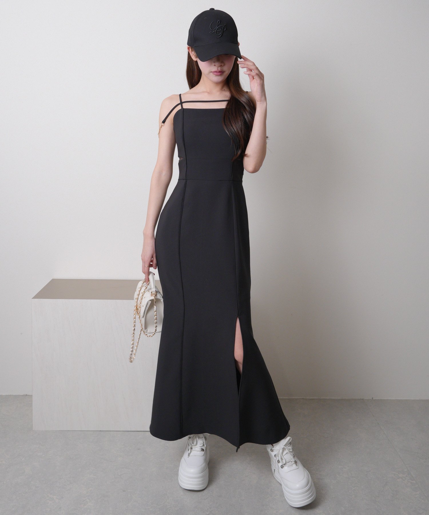 【リップサービス/LIP SERVICE】のLIP SERVICE/サイドシアーマーメイドキャミワンピース インテリア・キッズ・メンズ・レディースファッション・服の通販 founy(ファニー) 　ファッション　Fashion　レディースファッション　Ladies' Fashion Online　ワンピース　Dress　キャミワンピース　No Sleeve Dresses　カーディガン　Cardigan　サンダル　Sandals　シアー　Sheer　シャーリング　Shirring　ストレッチ　Stretch　スニーカー　Sneakers　スリット　Slit　ダウン　Down　チェーン　Chain　チュール　Tulle　マーメイド　Mermaid　メタル　Metal　ラップ　Wrap　ロング　Long　おすすめ　Recommend　ブラック|ID: prp329100004512640 ipo3291000000032576013