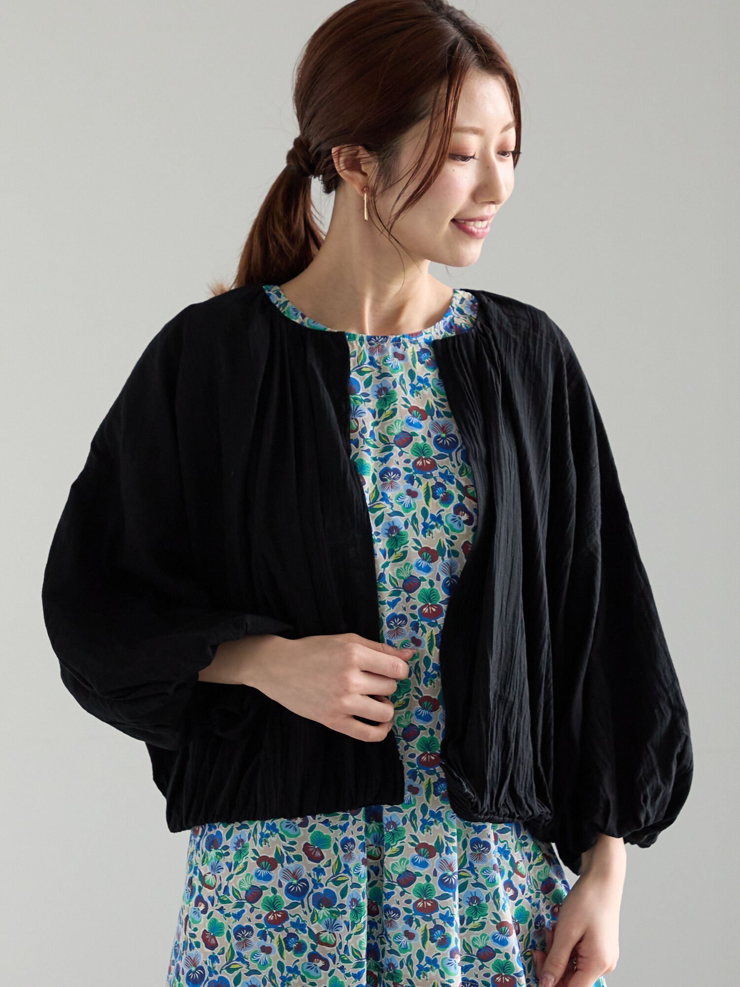 【テチチ/Te chichi】のタックギャザーバルーンスリーブブルゾン インテリア・キッズ・メンズ・レディースファッション・服の通販 founy(ファニー) 　ファッション　Fashion　レディースファッション　WOMEN　アウター　Coat Outerwear　ブルゾン　Blouson/Jackets　エアリー　Airy　ブルゾン　Blouson　夏　Summer　ブラック|ID: prp329100004512789 ipo3291000000031880053