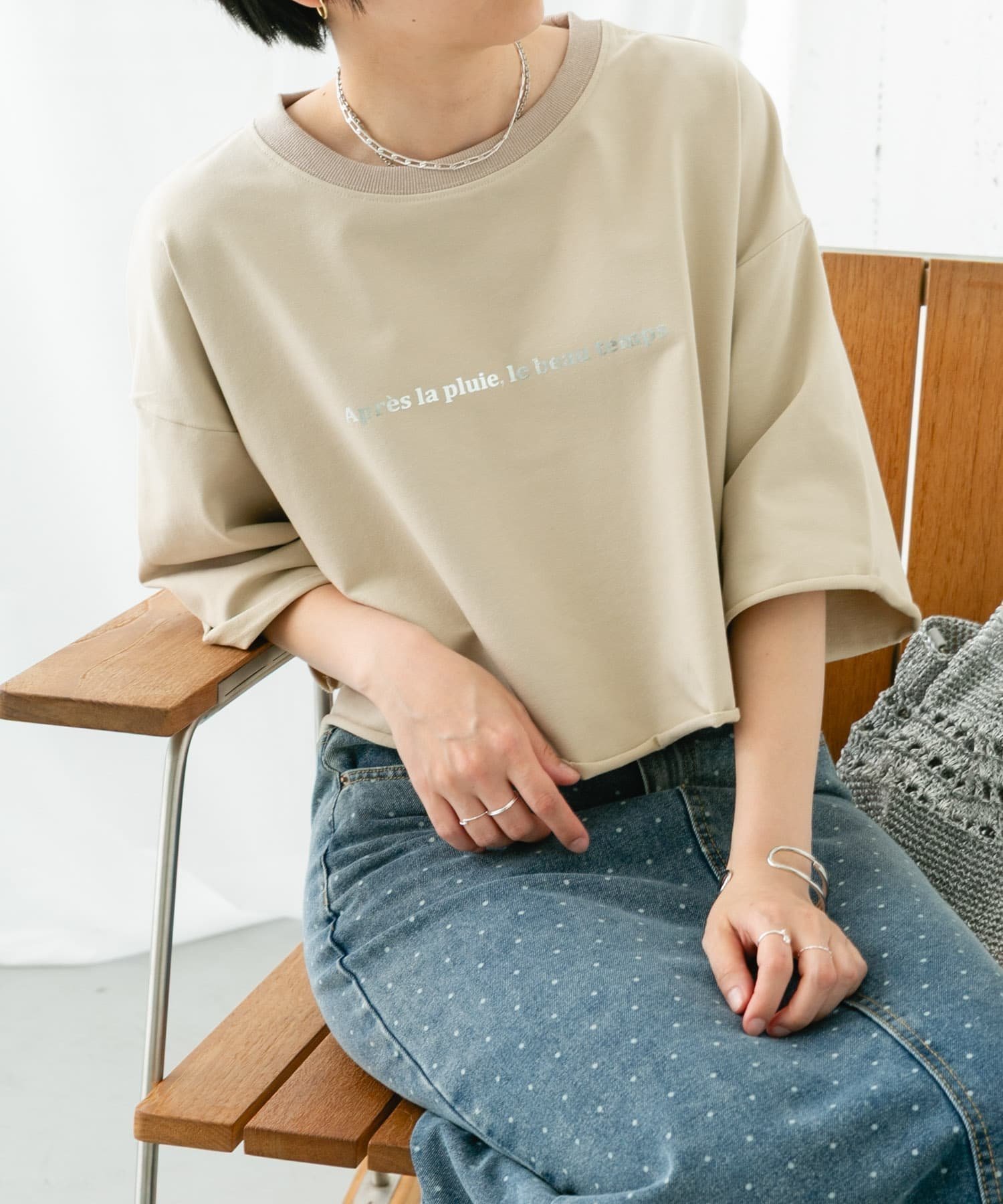 【アイテムズアーバンリサーチ/ITEMS URBAN RESEARCH】のハクプリントロゴTシャツ インテリア・キッズ・メンズ・レディースファッション・服の通販 founy(ファニー) 　ファッション　Fashion　レディースファッション　Fashion for Women　トップス・カットソー　Cut & Sew Tops　シャツ・ブラウス・オフィスカジュアル　Elegant Blouses & Button-Ups　ロングTシャツ・Tシャツ　Longline T-Shirts & Tees　2025年　2025　2025春夏・S/S　Spring/Summer 2025 SS25　おすすめ　Recommended / Our Picks　ショート　Short, Short Length　ストレート　Straight, Straight Cut　プリント　Print, Printed Pattern　リラックス　Relax, Relaxed Fit　ワイド　Wide, Wide Fit　夏　Summer　春　Spring　S/S・春夏　SS, Spring/Summer, Warm Season　L.BEG|ID: prp329100004513155 ipo3291000000033539056