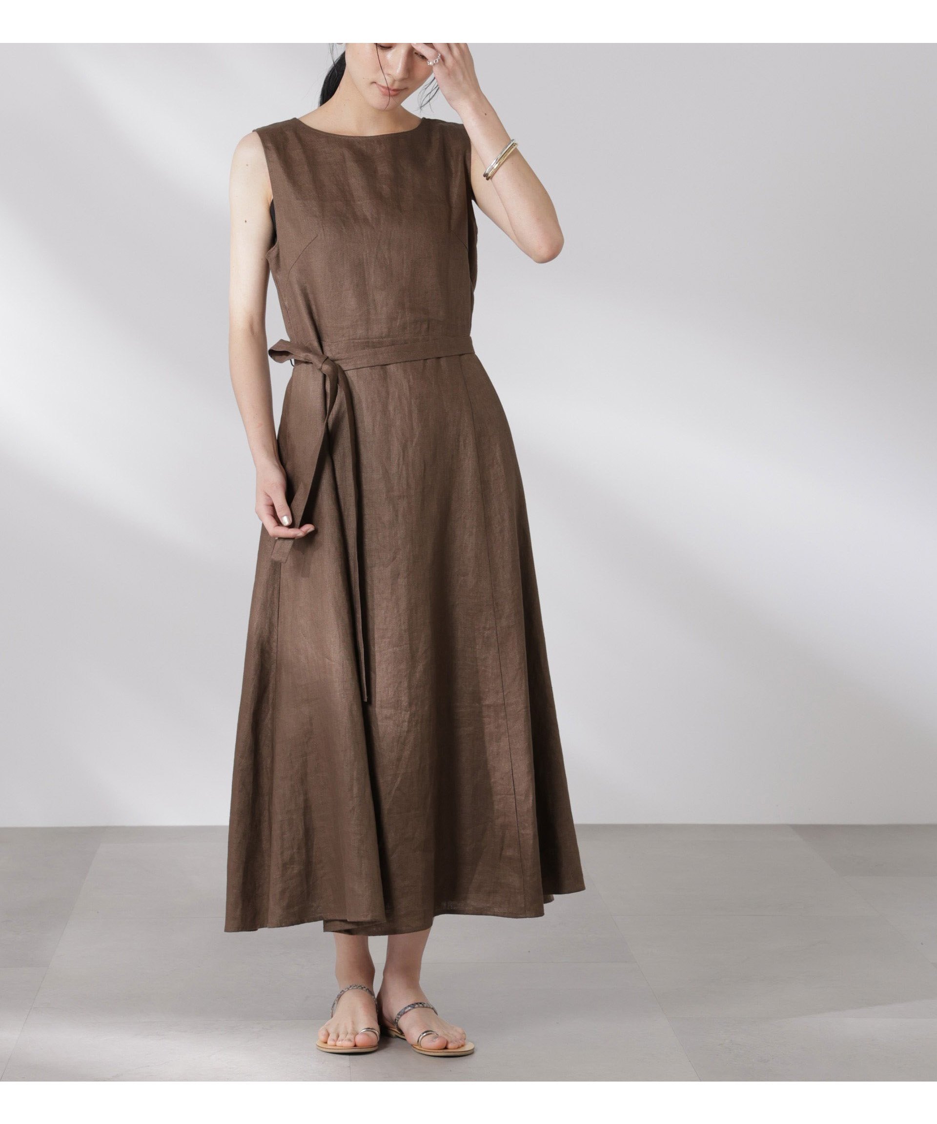 【ナノ ユニバース/nano universe】のヨーロピアンフラックス Aラインノースリーブワンピース 人気、トレンドファッション・服の通販 founy(ファニー) 　ファッション　Fashion　レディースファッション　WOMEN　ワンピース　Dress　インナー　Inner　ウォッシャブル　Washable　春　Spring　カシュクール　Cachecoeur　カットソー　Cut And Sew　コンパクト　Compact　サンダル　Sandals　シャンブレー　Chambray　シンプル　Simple　ジャケット　Jacket　スニーカー　Sneakers　スポーツ　Sports　デニム　Denim　トレンド　Trend　ノースリーブ　No Sleeve　フレア　Flare　フロント　Front　ラウンド　Round　リネン　Linen　S/S・春夏　Ss・Spring/Summer　おすすめ　Recommend　夏　Summer　エレガント 上品　Elegant　2025年　2025　2025春夏・S/S　Ss,Spring/Summer,2025　 other-1|ID: prp329100004513808 ipo3291000000031890736