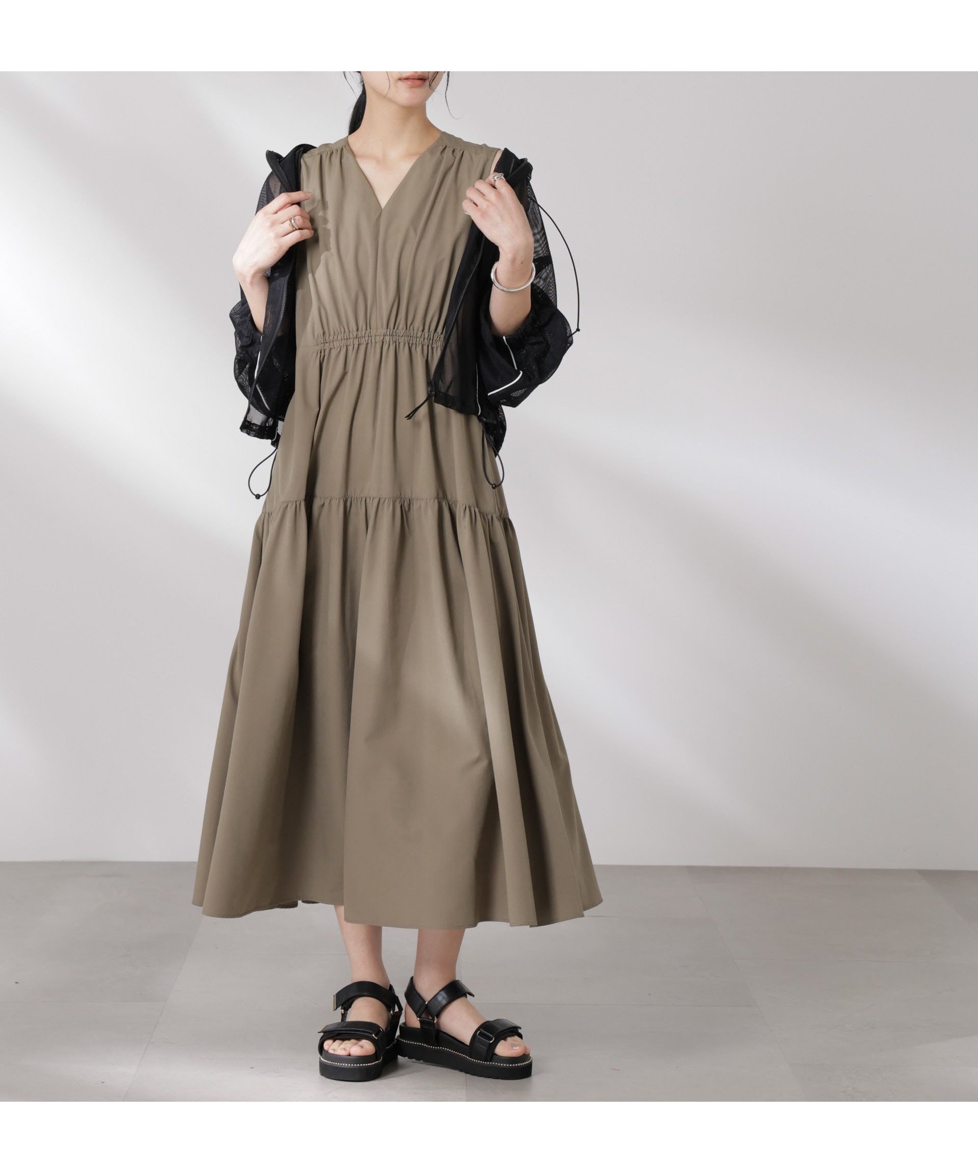 【ナノ ユニバース/nano universe】のMINOTECHVネックギャザーティアードワンピース 人気、トレンドファッション・服の通販 founy(ファニー) 　ファッション　Fashion　レディースファッション　WOMEN　ワンピース　Dress　ウォッシャブル　Washable　春　Spring　ギャザー　Gather　スポーツ　Sports　ティアード　Tiered　人気　Popularity　フィット　Fit　フロント　Front　ロング　Long　楽ちん　Easy　S/S・春夏　Ss・Spring/Summer　夏　Summer　ビジネス 仕事 通勤　Business　2025年　2025　2025春夏・S/S　Ss,Spring/Summer,2025　 other-1|ID: prp329100004513822 ipo3291000000031890823