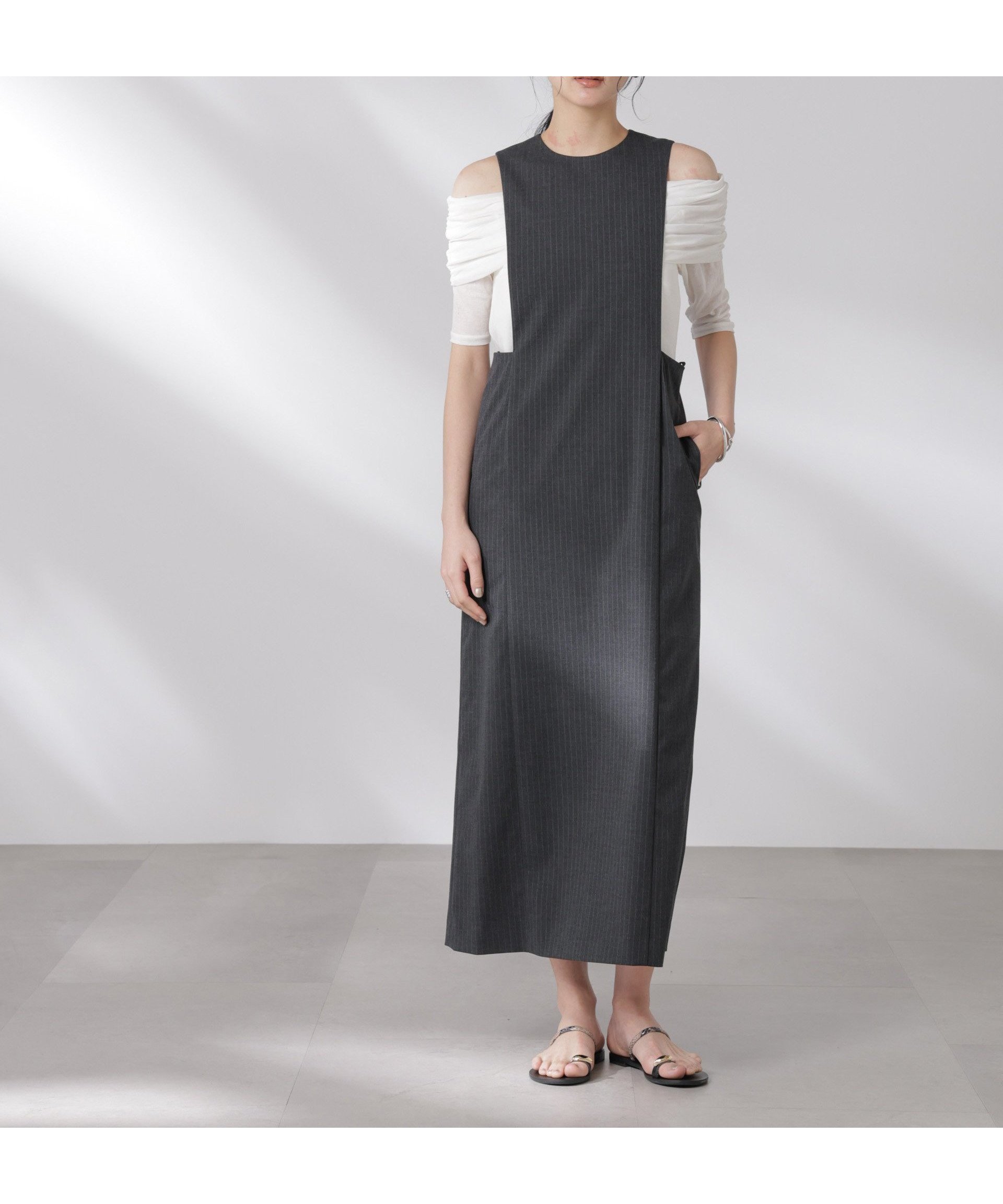 【ナノ ユニバース/nano universe】のサイドオープンエプロンワンピース 人気、トレンドファッション・服の通販 founy(ファニー) 　ファッション　Fashion　レディースファッション　WOMEN　ワンピース　Dress　2025年　2025　2025春夏・S/S　Ss,Spring/Summer,2025　おすすめ　Recommend　サテン　Satin　スリット　Slit　夏　Summer　 other-1|ID: prp329100004513829 ipo3291000000031890881
