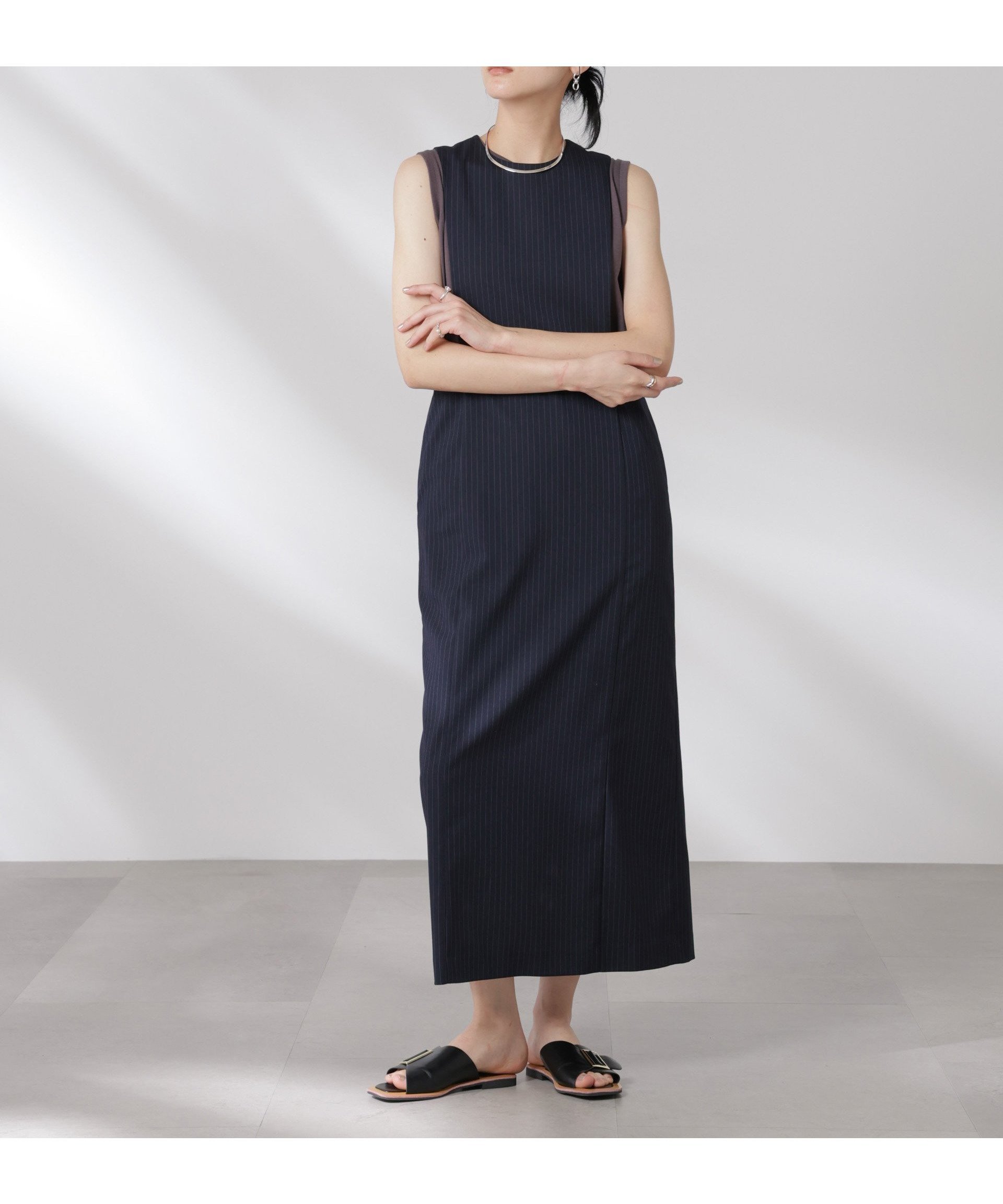 【ナノ ユニバース/nano universe】のサイドオープンエプロンワンピース インテリア・キッズ・メンズ・レディースファッション・服の通販 founy(ファニー) 　ファッション　Fashion　レディースファッション　WOMEN　ワンピース　Dress　2025年　2025　2025春夏・S/S　Ss,Spring/Summer,2025　おすすめ　Recommend　サテン　Satin　スリット　Slit　夏　Summer　ネイビー|ID: prp329100004513829 ipo3291000000031890887