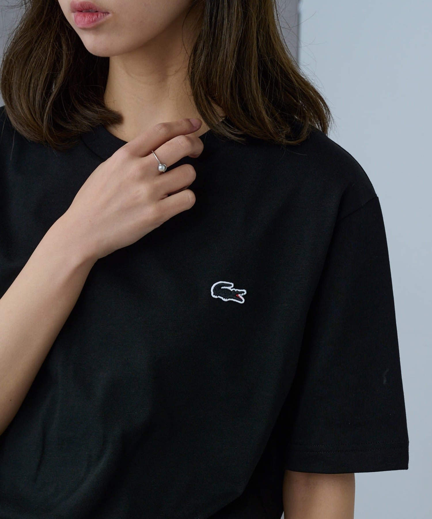 【カセットチャート/Cassette Chart】のLACOSTE/ワンポイントロゴ半袖Tシャツ TH5582-99 ラコステ インテリア・キッズ・メンズ・レディースファッション・服の通販 founy(ファニー) 　ファッション　Fashion　レディースファッション　Fashion for Women　トップス・カットソー　Cut & Sew Tops　シャツ・ブラウス・オフィスカジュアル　Elegant Blouses & Button-Ups　ロングTシャツ・Tシャツ　Longline T-Shirts & Tees　おすすめ　Recommended / Our Picks　シンプル　Simple, Minimal　スタイリッシュ　Stylish, Fashionable　ビジネス 仕事 通勤　Business / Work / Commuting　フィット　Fit, Slim Fit　ワンポイント　One Point, Statement Accent　半袖　Short Sleeve, Half Sleeve　定番　Standard, Basic Item　BLK|ID: prp329100004514325 ipo3291000000033536475