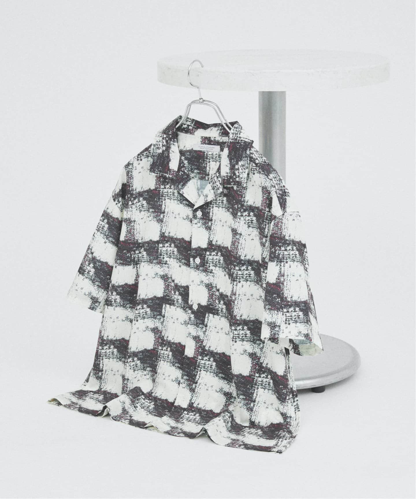 【ジャーナルスタンダード/JOURNAL STANDARD / MEN】のクレープ ウィロー チェック オープンカラー シャツ インテリア・キッズ・メンズ・レディースファッション・服の通販 founy(ファニー) 　ファッション　Fashion　メンズファッション　MEN　エアリー　Airy　チェック　Check　モノトーン　Monotone　ルーズ　Loose　ホワイト|ID: prp329100004514460 ipo3291000000031895037