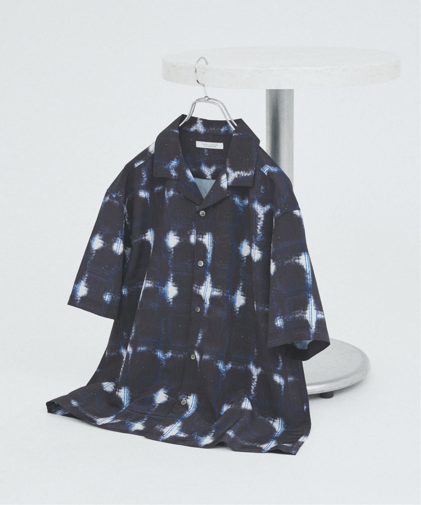 【ジャーナルスタンダード/JOURNAL STANDARD / MEN】のクレープ ウィロー チェック オープンカラー シャツ インテリア・キッズ・メンズ・レディースファッション・服の通販 founy(ファニー) 　ファッション　Fashion　メンズファッション　MEN　エアリー　Airy　チェック　Check　モノトーン　Monotone　ルーズ　Loose　ネイビー|ID: prp329100004514460 ipo3291000000031895039