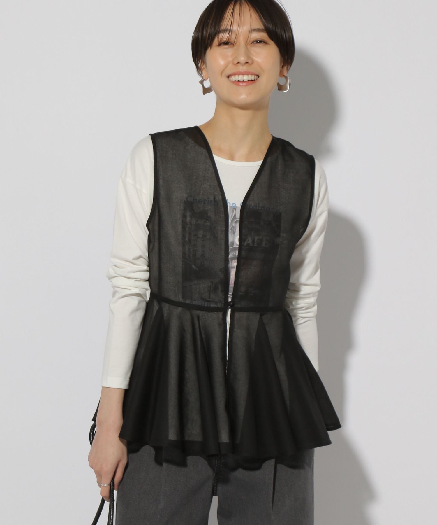 【エルーラ/Elura】のシアーペプラムジレ/327513 インテリア・キッズ・メンズ・レディースファッション・服の通販 founy(ファニー) 　ファッション　Fashion　レディースファッション　WOMEN　アウター　Coat Outerwear　トップス・カットソー　Tops/Tshirt　ベスト/ジレ　Gilets/Vests　インナー　Inner　カットソー　Cut And Sew　シアー　Sheer　シンプル　Simple　ジャケット　Jacket　ペプラム　Peplum　再入荷　Restock/Back In Stock/Re Arrival　ブラック09|ID: prp329100004514886 ipo3291000000031899186