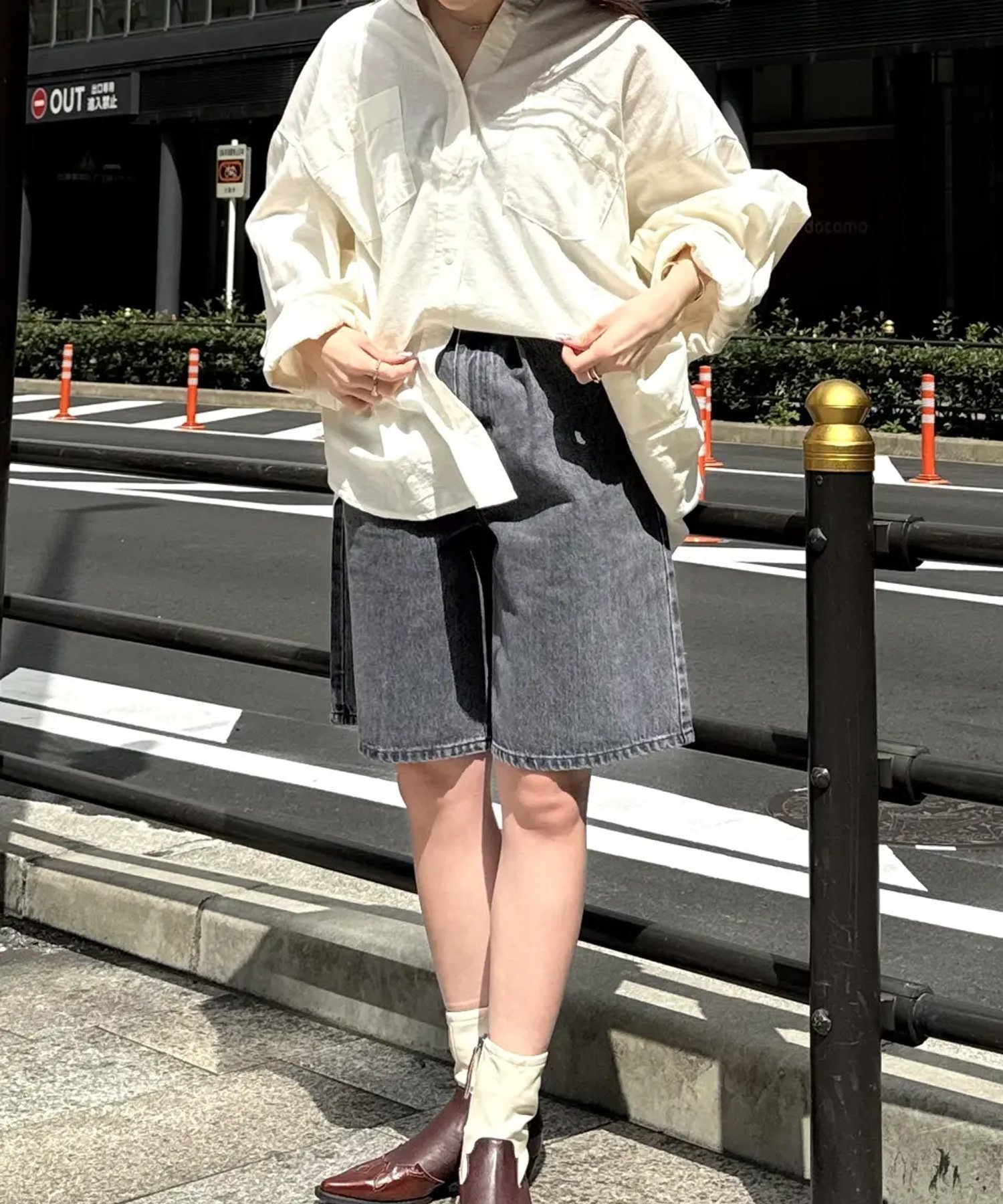 【ローズバッド/ROSE BUD】のGENE HEAVENS/BAMBOO COTTON BIG SHIRT インテリア・キッズ・メンズ・レディースファッション・服の通販 founy(ファニー) 　ファッション　Fashion　レディースファッション　WOMEN　トップス・カットソー　Tops/Tshirt　シャツ/ブラウス　Shirts/Blouses　エレガント 上品　Elegant　春　Spring　秋　Autumn/Fall　ジーンズ　Jeans　人気　Popularity　ビッグ　Big　羽織　Haori　夏　Summer　WHITE|ID: prp329100004515371 ipo3291000000031904575