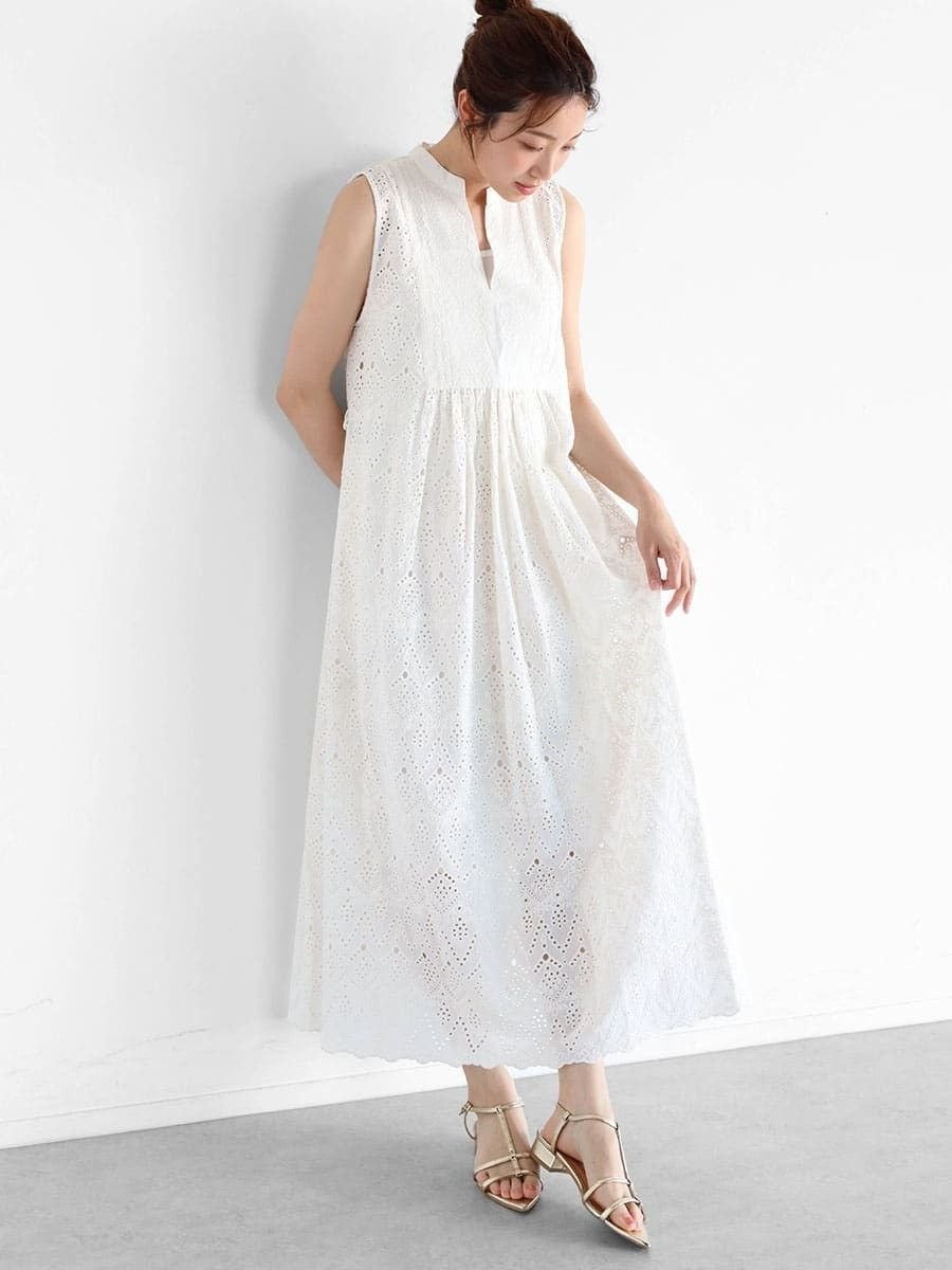 【ヴァン/Vin】のカットワークレースノースリーブワンピース インテリア・キッズ・メンズ・レディースファッション・服の通販 founy(ファニー) 　ファッション　Fashion　レディースファッション　Fashion for Women　ワンピース　Dresses　おすすめ　Recommended / Our Picks　インド　Indian Textile　サンダル　Sandals, Summer Shoes　シューズ　Shoes, Footwear　シンプル　Simple, Minimal　スカラップ　Scallop, Scalloped Edge　タッセル　Tassel, Fringe　ノースリーブ　Sleeveless, No-Sleeve　フラット　Flat, Flat Shoes　リボン　Ribbon, Bow　ワーク　Workwear, Utility Style　夏　Summer　ホワイト|ID: prp329100004515394 ipo3291000000032722090