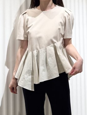【スナイデル/SNIDEL】のペプラムカットソー 人気、トレンドファッション・服の通販 founy(ファニー) ファッション Fashion レディースファッション Fashion for Women トップス・カットソー Cut & Sew Tops カットソー・ベーシックTシャツ Cut-and-Sewn Tops / Stretch Tees & Basics おすすめ Recommended / Our Picks カットソー Cut and Sewn Top ストレート Straight, Straight Cut スリット Slit, Slit Detail セットアップ Set-Up, Coordinated Outfit タフタ Taffeta, Structured Fabric フォルム Silhouette, Form ペプラム Peplum, Flared Hem 今季 This Season, Current Season |ID:prp329100004515581