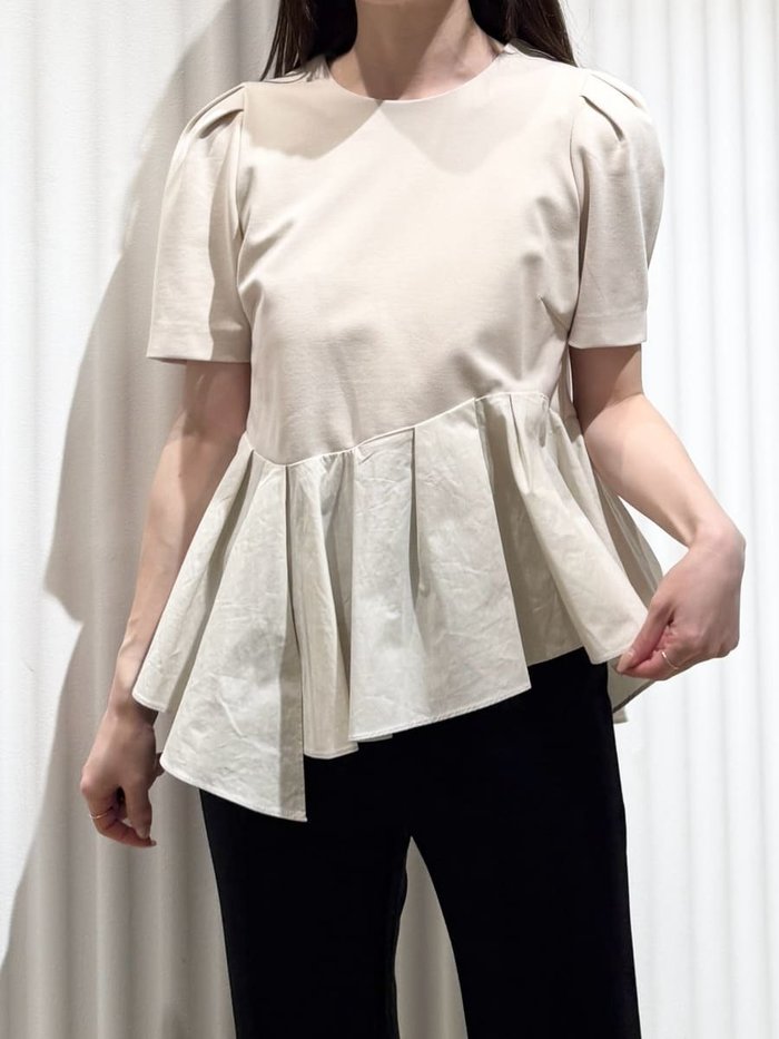 【スナイデル/SNIDEL】のペプラムカットソー インテリア・キッズ・メンズ・レディースファッション・服の通販 founy(ファニー) https://founy.com/ ファッション Fashion レディースファッション Fashion for Women トップス・カットソー Cut & Sew Tops カットソー・ベーシックTシャツ Cut-and-Sewn Tops / Stretch Tees & Basics おすすめ Recommended / Our Picks カットソー Cut and Sewn Top ストレート Straight, Straight Cut スリット Slit, Slit Detail セットアップ Set-Up, Coordinated Outfit タフタ Taffeta, Structured Fabric フォルム Silhouette, Form ペプラム Peplum, Flared Hem 今季 This Season, Current Season |ID: prp329100004515581 ipo3291000000033670175
