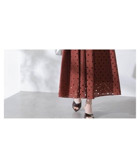 【ラ トータリテ/La TOTALITE】の【洗える】カットワークドットスカート 人気、トレンドファッション・服の通販 founy(ファニー) ファッション Fashion レディースファッション Ladies' Fashion Online スカート Skirt 2025年 2025 2025春夏・S/S Ss,Spring/Summer,2025 おすすめ Recommend デスク Desk ワーク Work 洗える Washable 秋 Autumn/Fall |ID:prp329100004515791