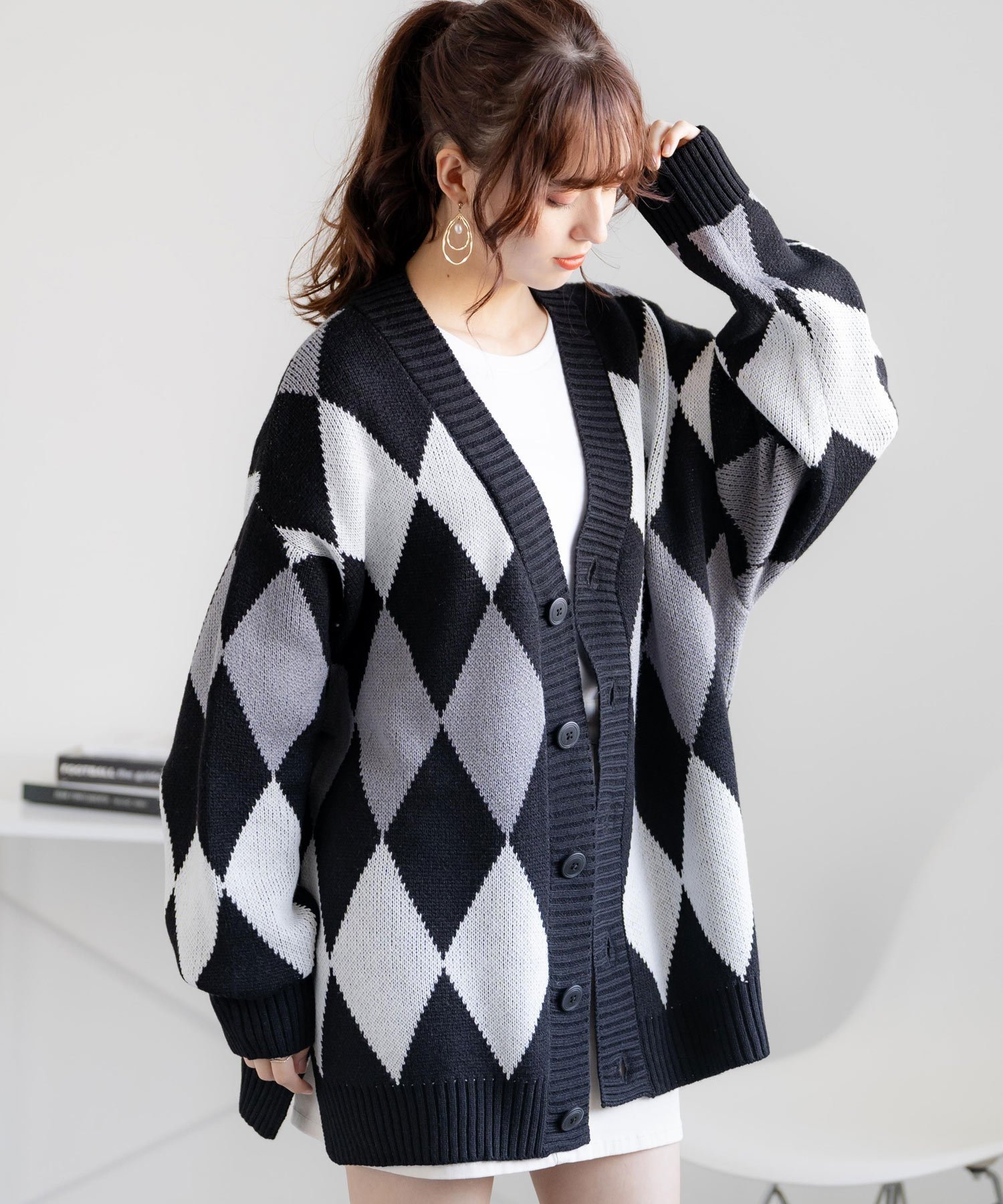 【ロッキーモンロー/Rocky Monroe】のオーバーサイズ 総柄Vネックニットカーディガン インテリア・キッズ・メンズ・レディースファッション・服の通販 founy(ファニー) 　ファッション　Fashion　レディースファッション　WOMEN　トップス・カットソー　Tops/Tshirt　ニット　Knit Tops　カーディガン　Cardigans　Vネック　V-Neck　おすすめ　Recommend　チェック　Check　ブロッキング　Blocking　リラックス　Relax　A-1.ブラック|ID: prp329100004515942 ipo3291000000031998363