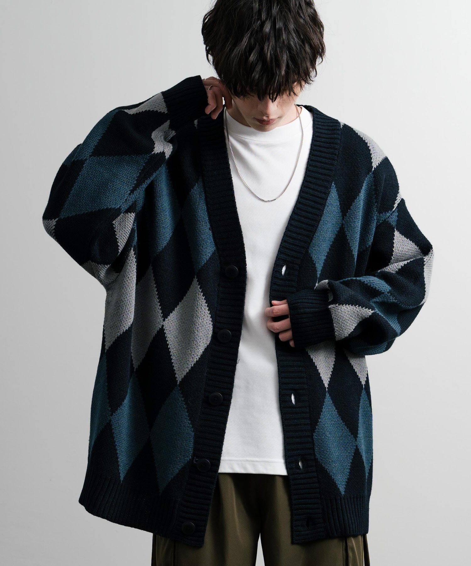 【ロッキーモンロー/Rocky Monroe】のオーバーサイズ 総柄Vネックニットカーディガン インテリア・キッズ・メンズ・レディースファッション・服の通販 founy(ファニー) 　ファッション　Fashion　レディースファッション　WOMEN　トップス・カットソー　Tops/Tshirt　ニット　Knit Tops　カーディガン　Cardigans　Vネック　V-Neck　おすすめ　Recommend　チェック　Check　ブロッキング　Blocking　リラックス　Relax　A-2.グレーブルー|ID: prp329100004515942 ipo3291000000031998364