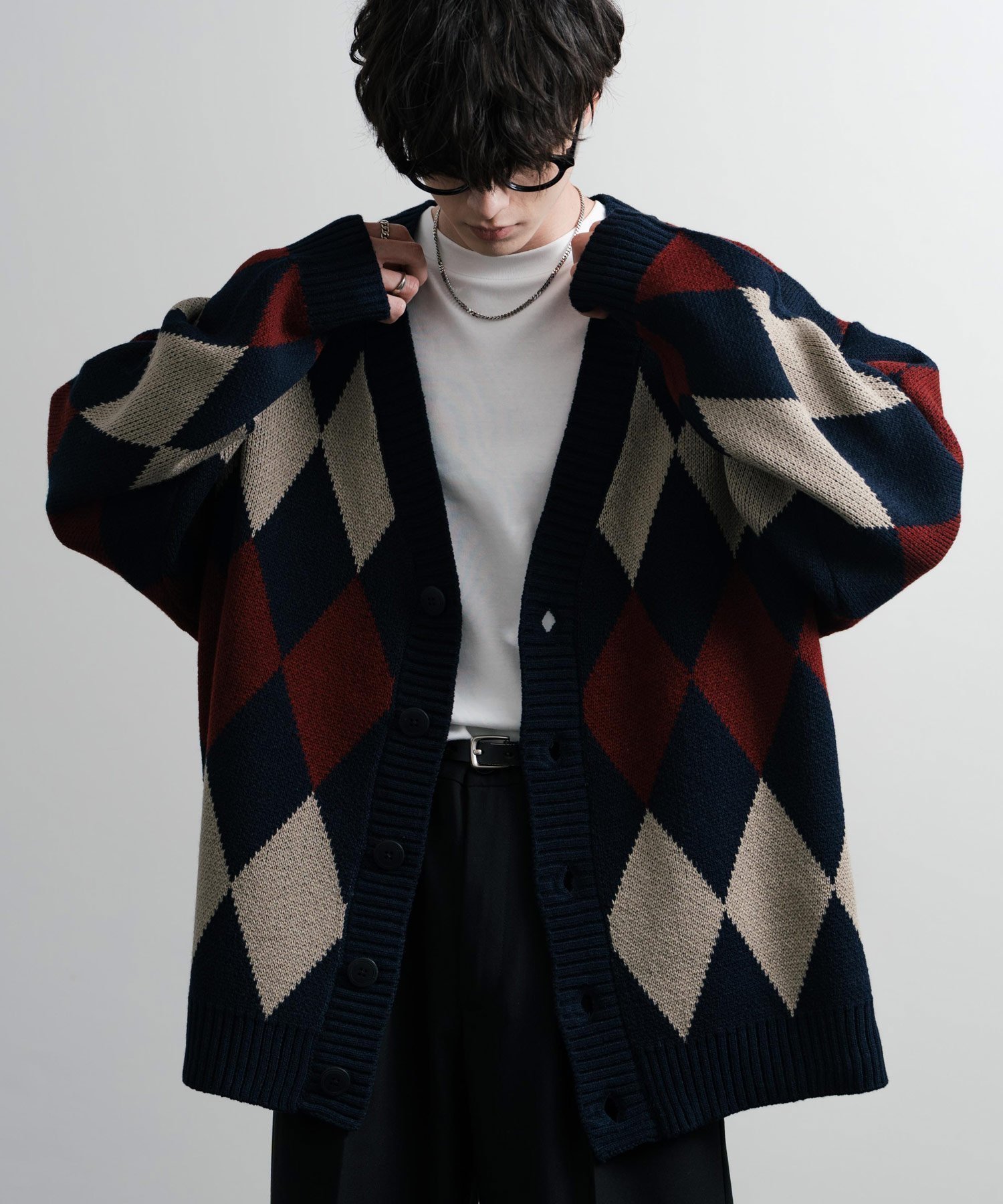 【ロッキーモンロー/Rocky Monroe】のオーバーサイズ 総柄Vネックニットカーディガン インテリア・キッズ・メンズ・レディースファッション・服の通販 founy(ファニー) 　ファッション　Fashion　レディースファッション　WOMEN　トップス・カットソー　Tops/Tshirt　ニット　Knit Tops　カーディガン　Cardigans　Vネック　V-Neck　おすすめ　Recommend　チェック　Check　ブロッキング　Blocking　リラックス　Relax　A-8.ネイビー|ID: prp329100004515942 ipo3291000000031998369