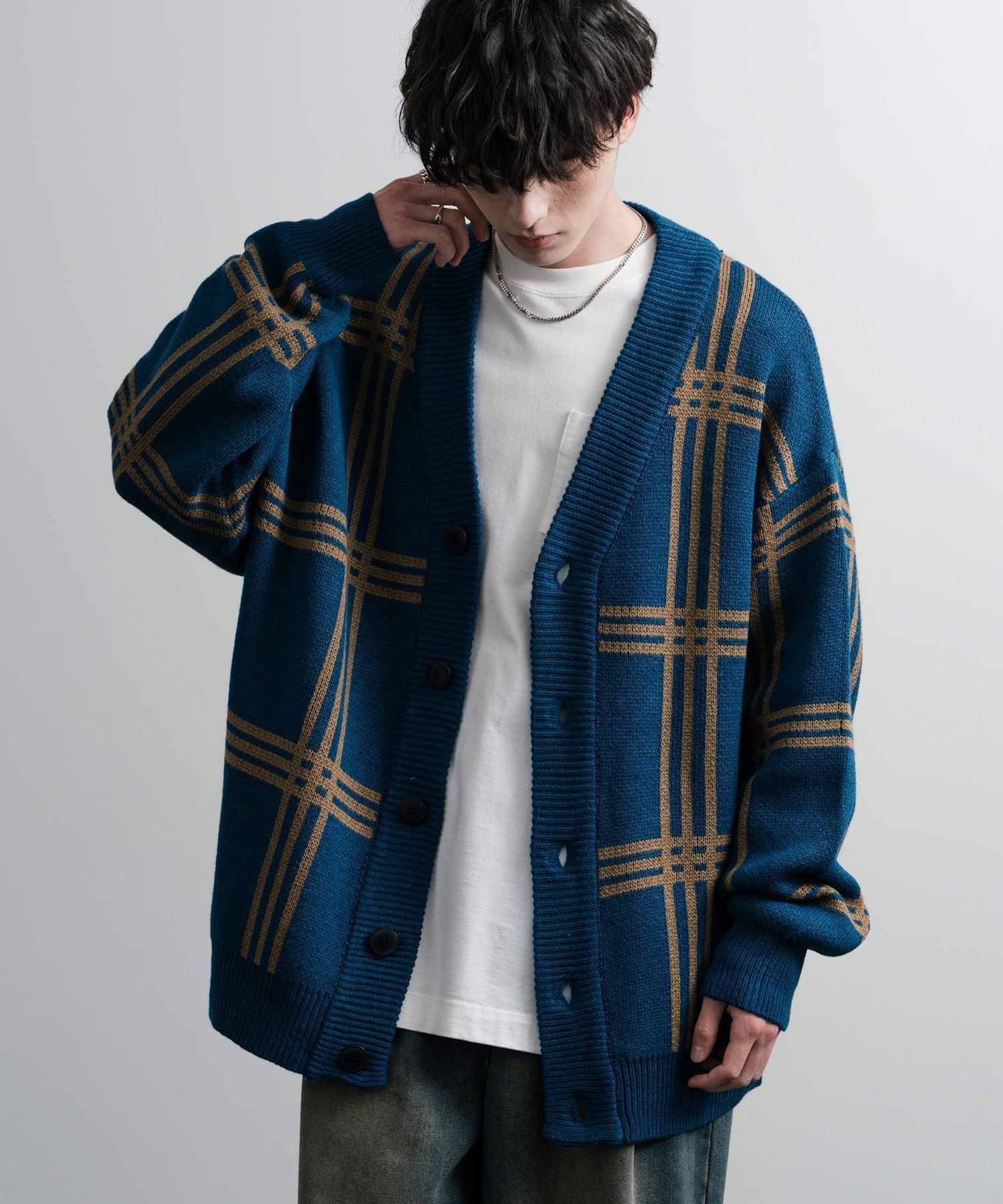 【ロッキーモンロー/Rocky Monroe】のオーバーサイズ 総柄Vネックニットカーディガン インテリア・キッズ・メンズ・レディースファッション・服の通販 founy(ファニー) 　ファッション　Fashion　レディースファッション　WOMEN　トップス・カットソー　Tops/Tshirt　ニット　Knit Tops　カーディガン　Cardigans　Vネック　V-Neck　おすすめ　Recommend　チェック　Check　ブロッキング　Blocking　リラックス　Relax　B-4.Mブルー|ID: prp329100004515942 ipo3291000000031998373