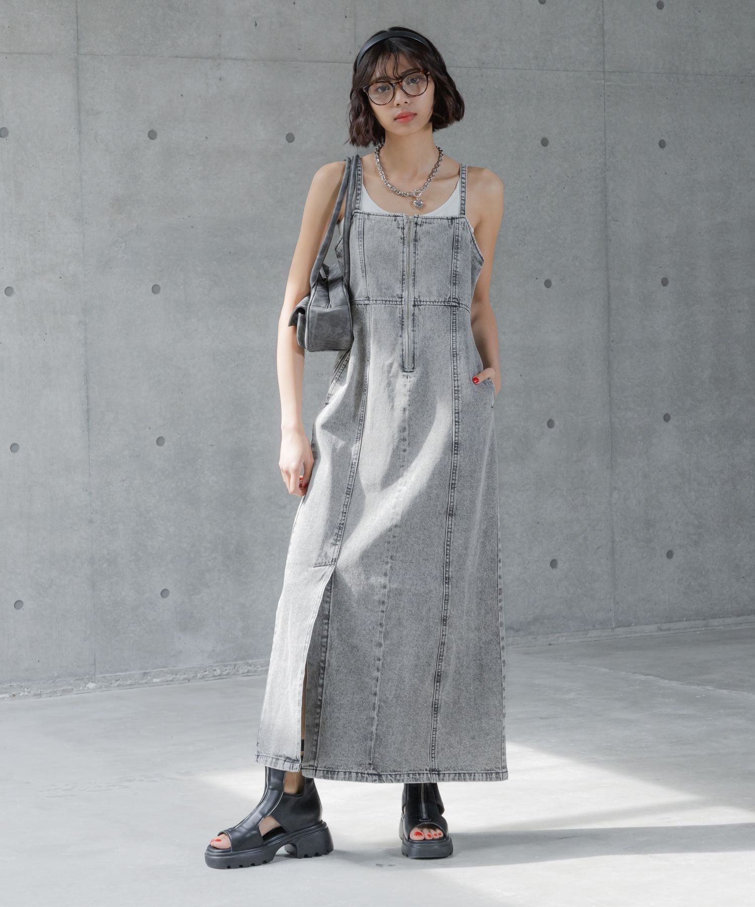 【ページボーイ/PAGEBOY】のライトデニムキャミワンピース インテリア・キッズ・メンズ・レディースファッション・服の通販 founy(ファニー) 　ファッション　Fashion　レディースファッション　WOMEN　ワンピース　Dress　キャミワンピース　No Sleeve Dresses　インナー　Inner　ヴィンテージ　Vintage　ジャケット　Jacket　スリット　Slit　デニム　Denim　トレンド　Trend　フェミニン　Feminine　ペンシル　Pencil　ロング　Long　おすすめ　Recommend　ブラックケミカル09|ID: prp329100004516601 ipo3291000000031918415
