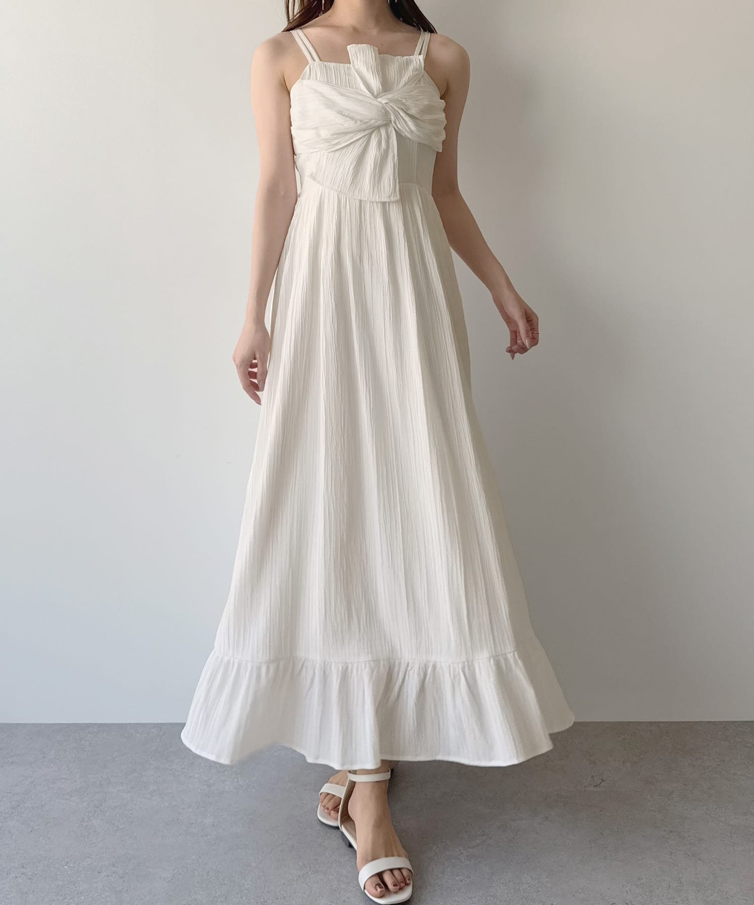 【ジュノア/JUNOAH】のmipiarl ツイストデザインフレアキャミワンピース インテリア・キッズ・メンズ・レディースファッション・服の通販 founy(ファニー) 　ファッション　Fashion　レディースファッション　WOMEN　ワンピース　Dress　キャミワンピース　No Sleeve Dresses　ホワイト|ID: prp329100004516735 ipo3291000000031919409